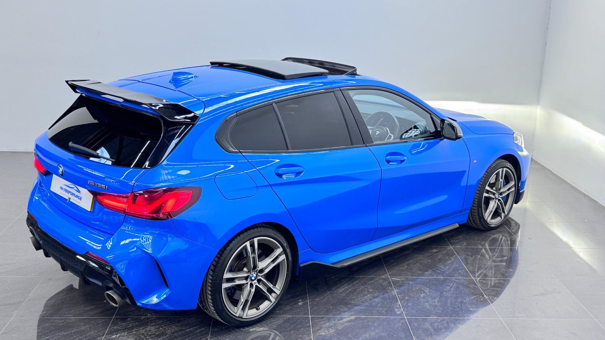 BMW 1 Series view 32