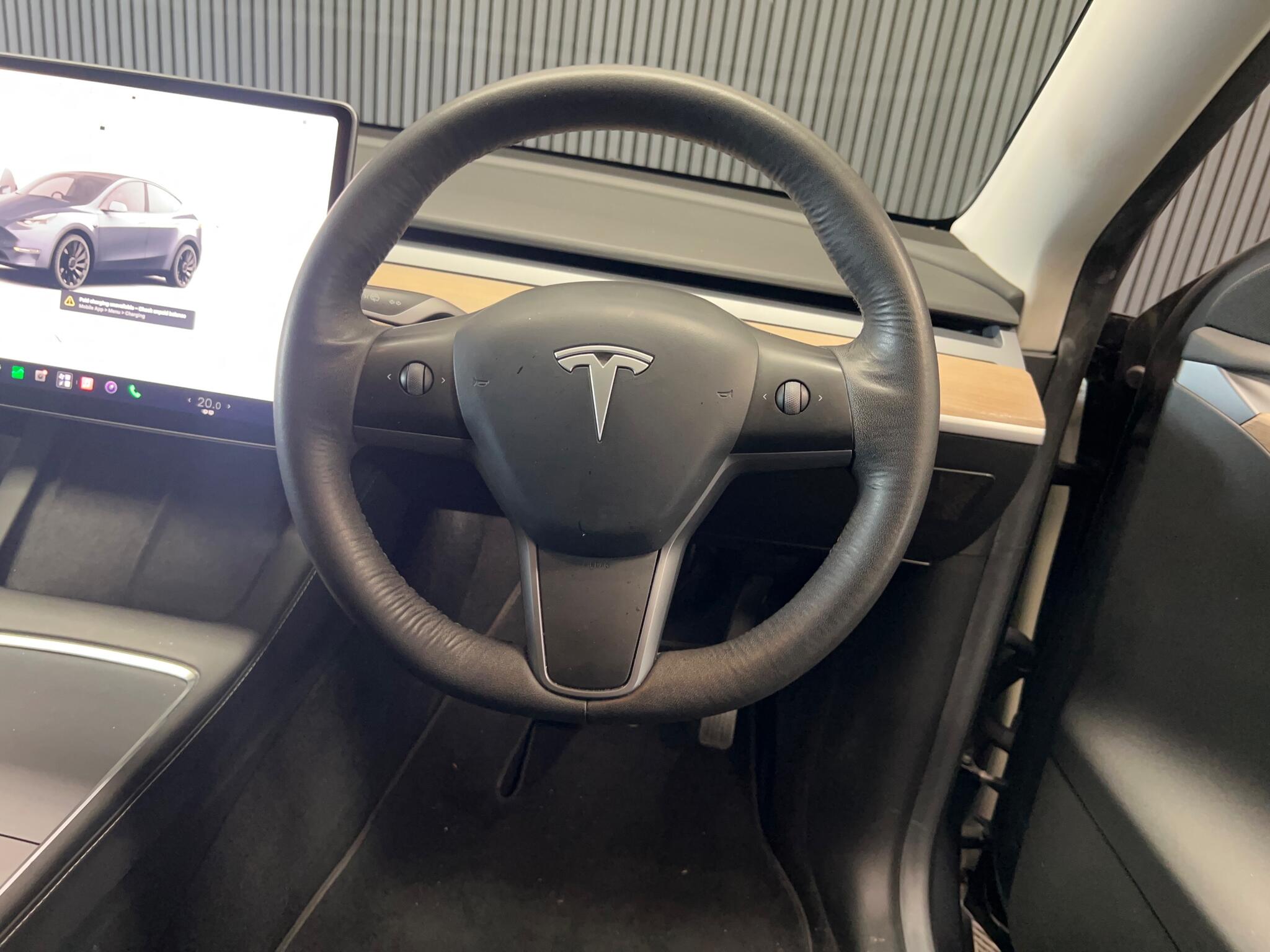Tesla Model Y view 28