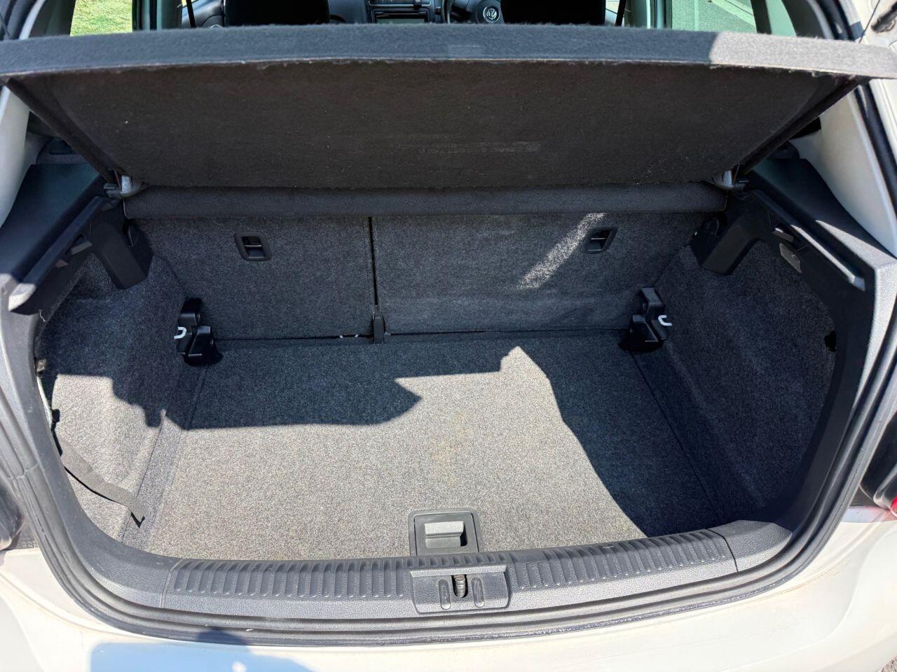 Volkswagen Polo view 24