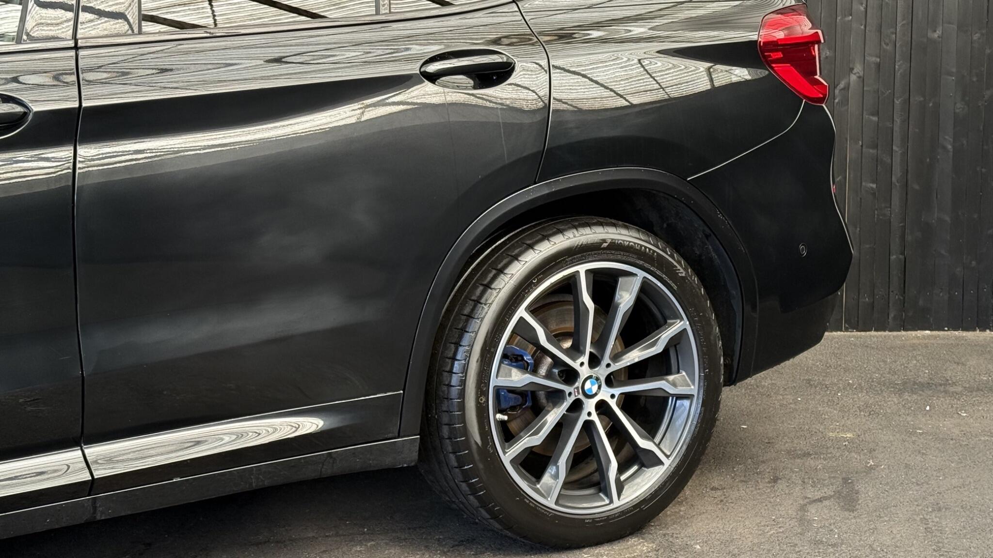 BMW X3 view 23
