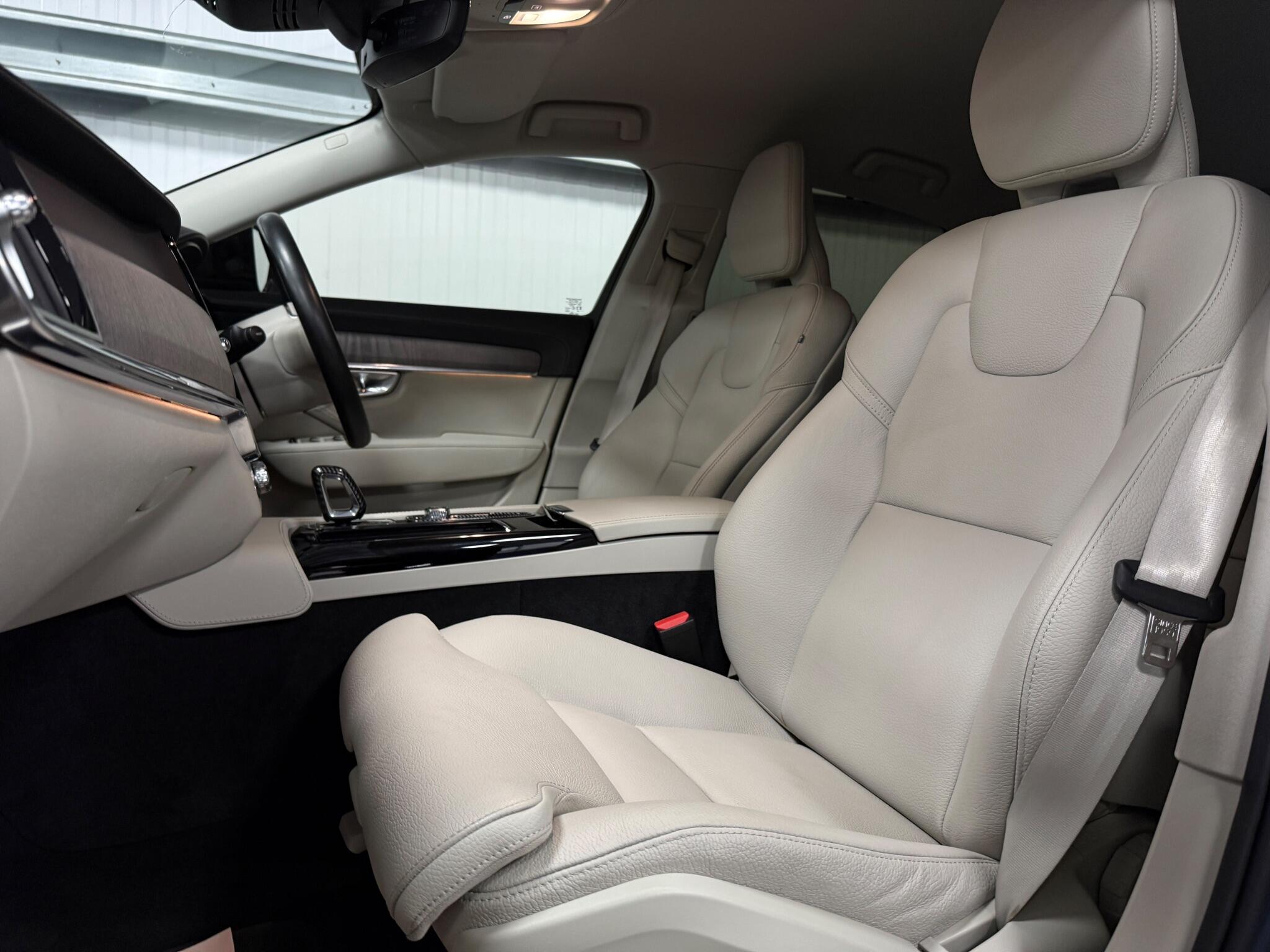 Volvo S90 view 36