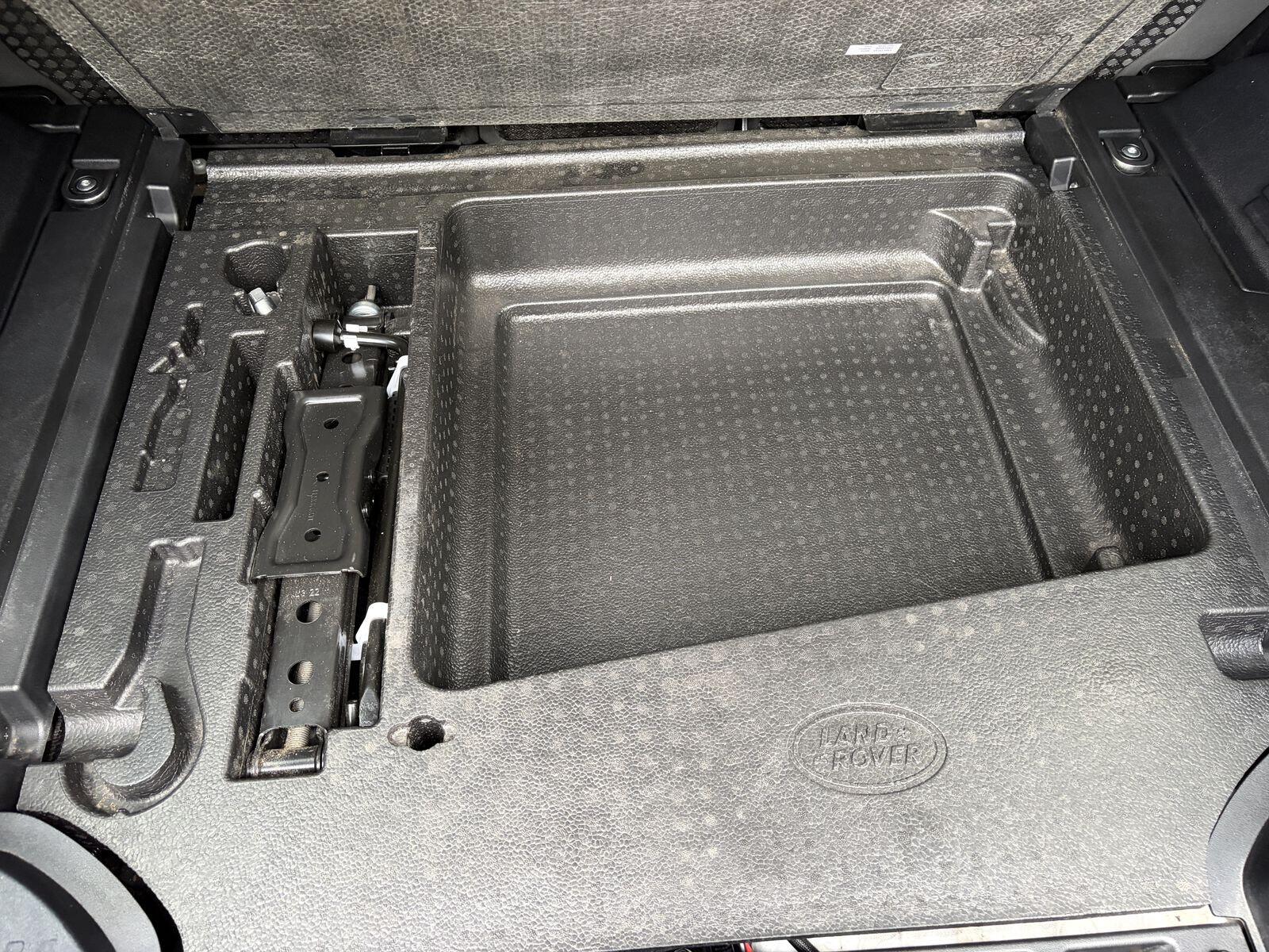 Land Rover Defender view 14