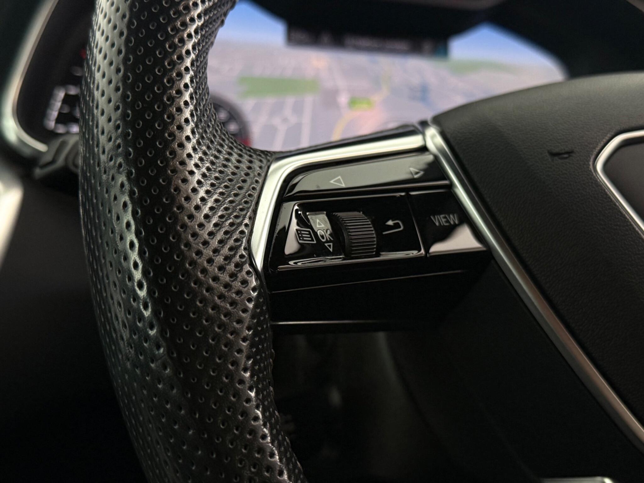 Audi A6 view 14