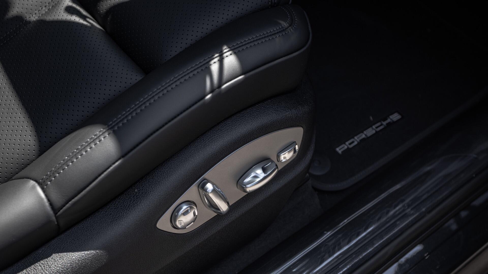 Porsche Macan view 29