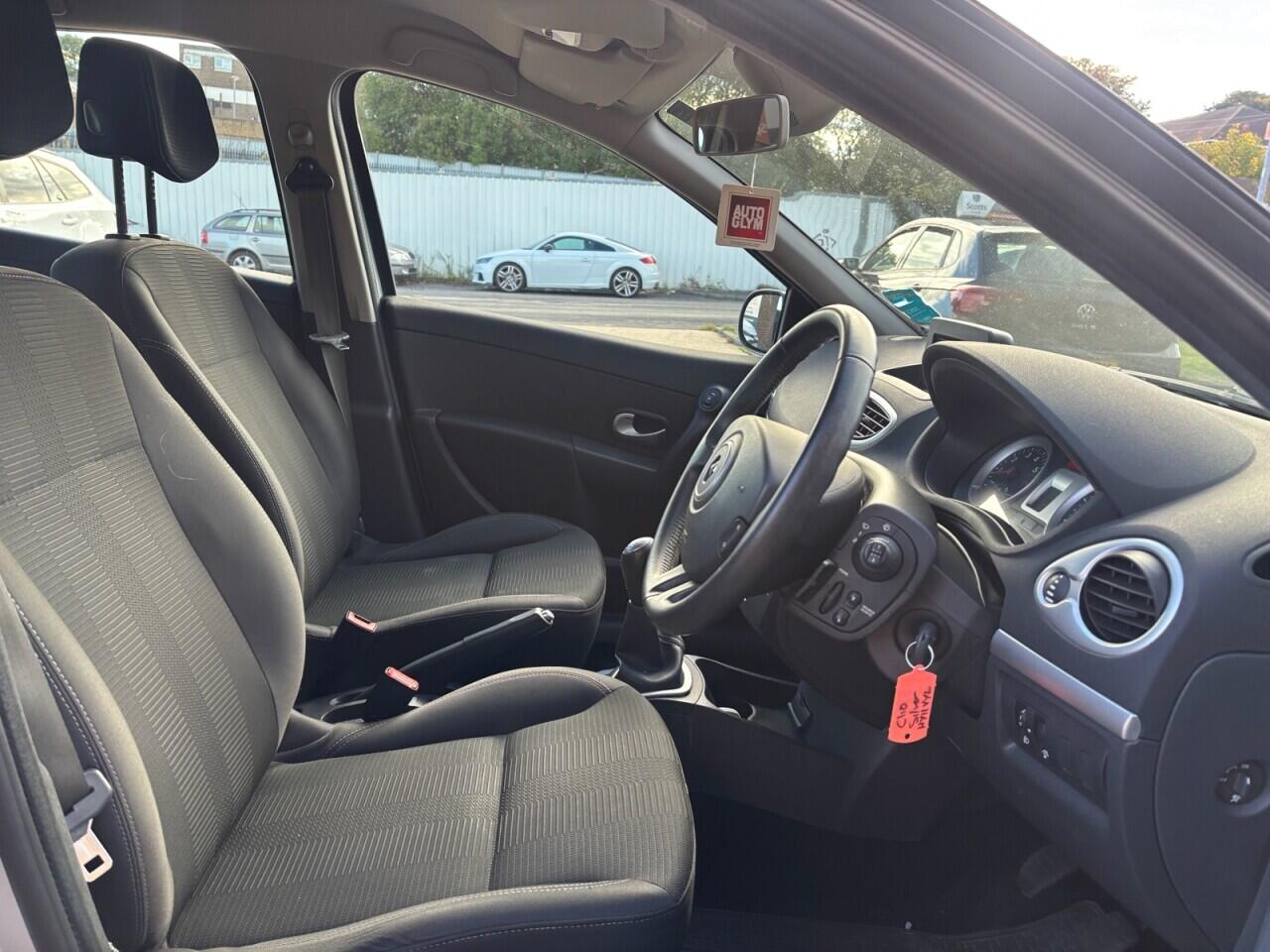 Renault Clio view 10