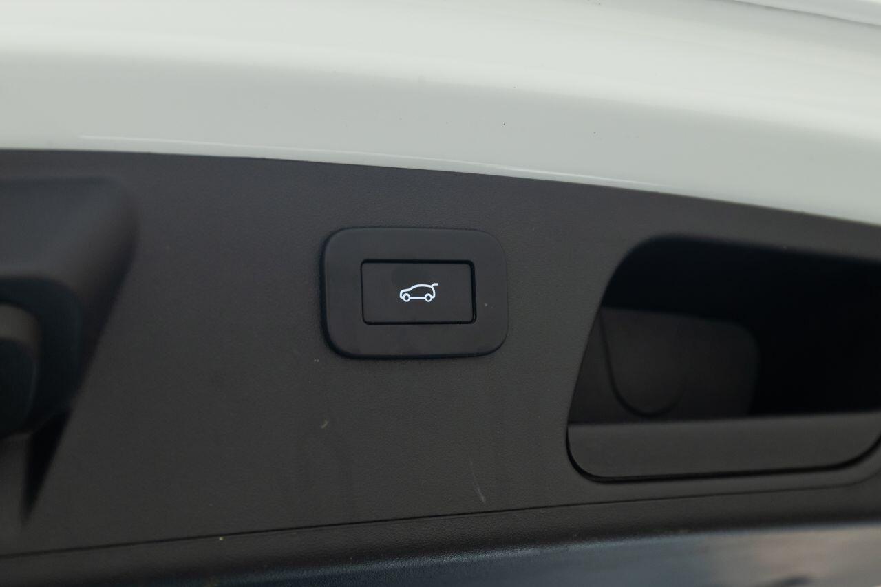 Jaguar E-Pace view 15