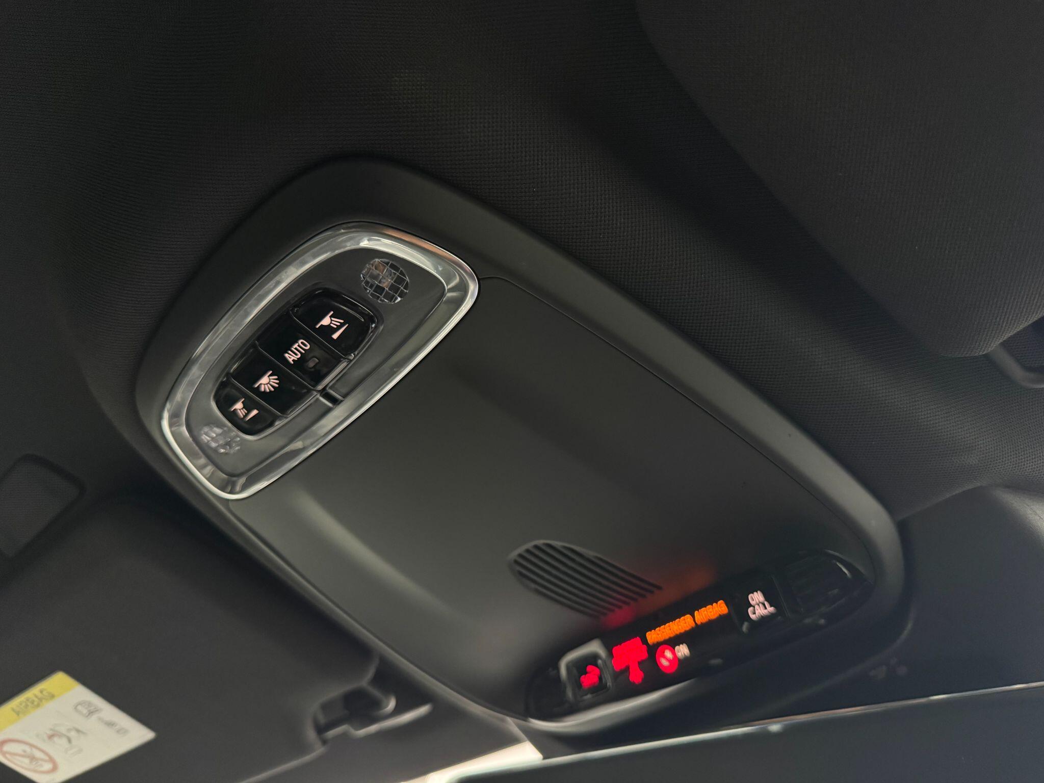 Volvo S90 view 28