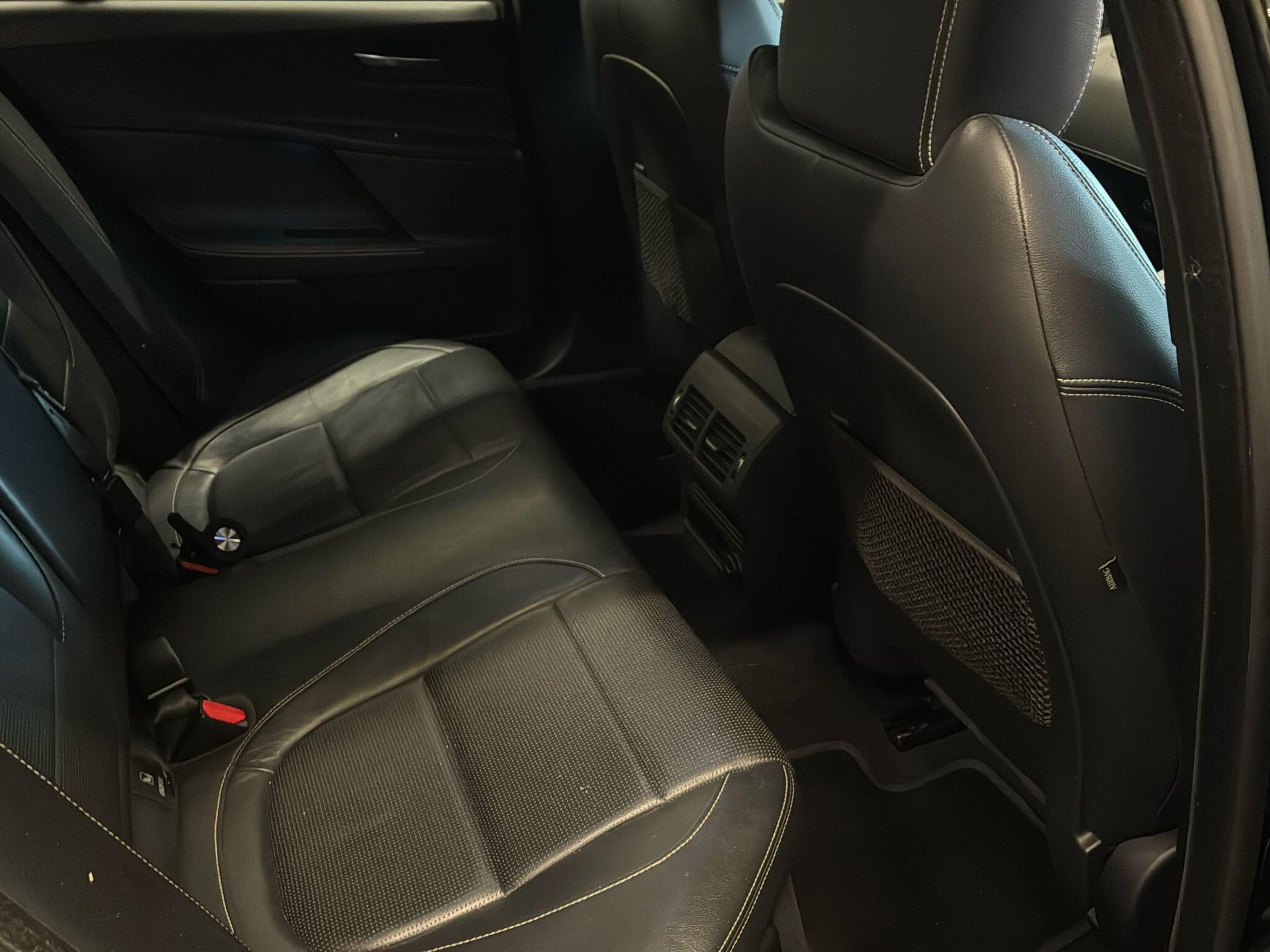Jaguar Xe view 11
