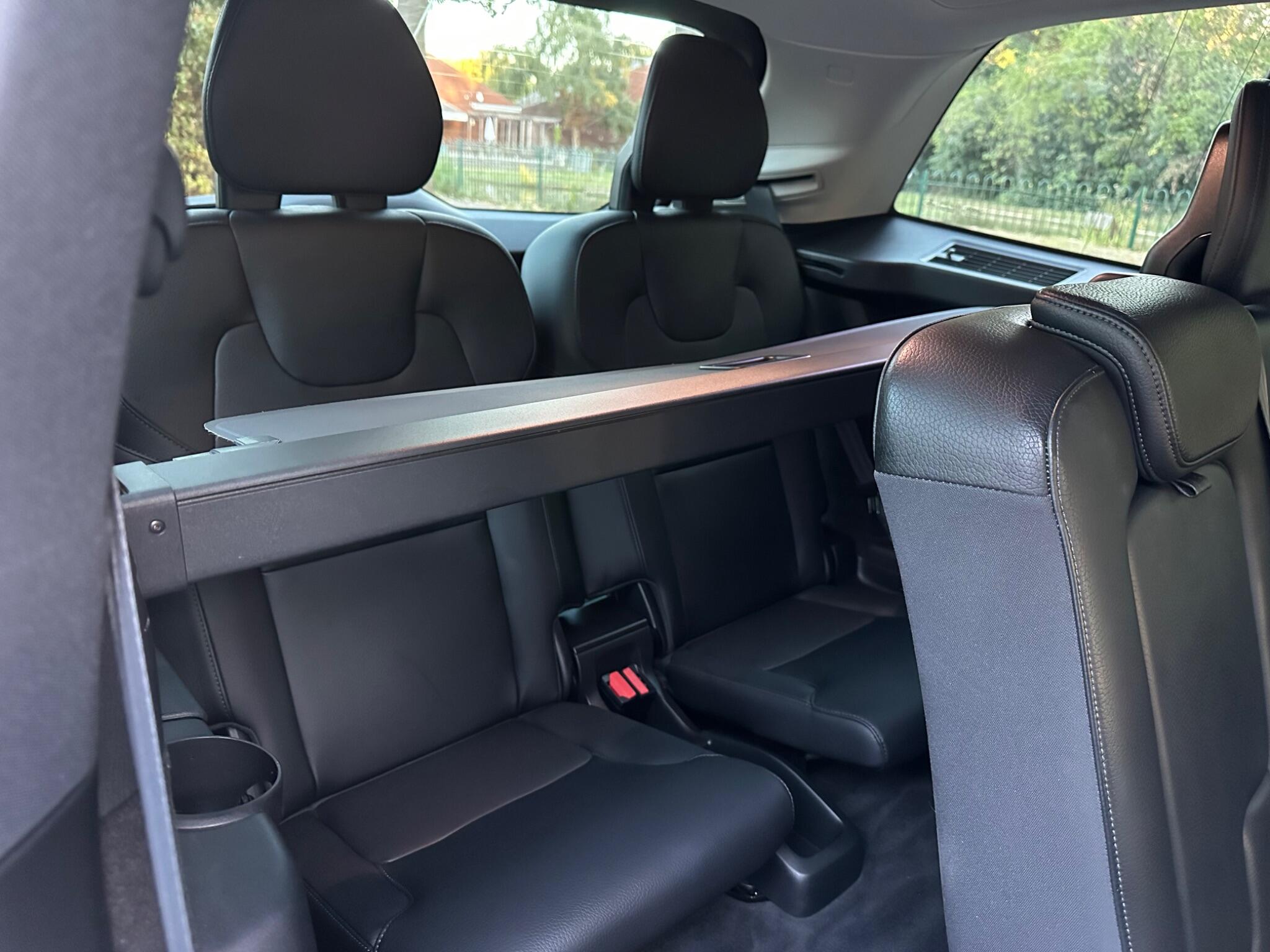 Volvo XC90 view 21