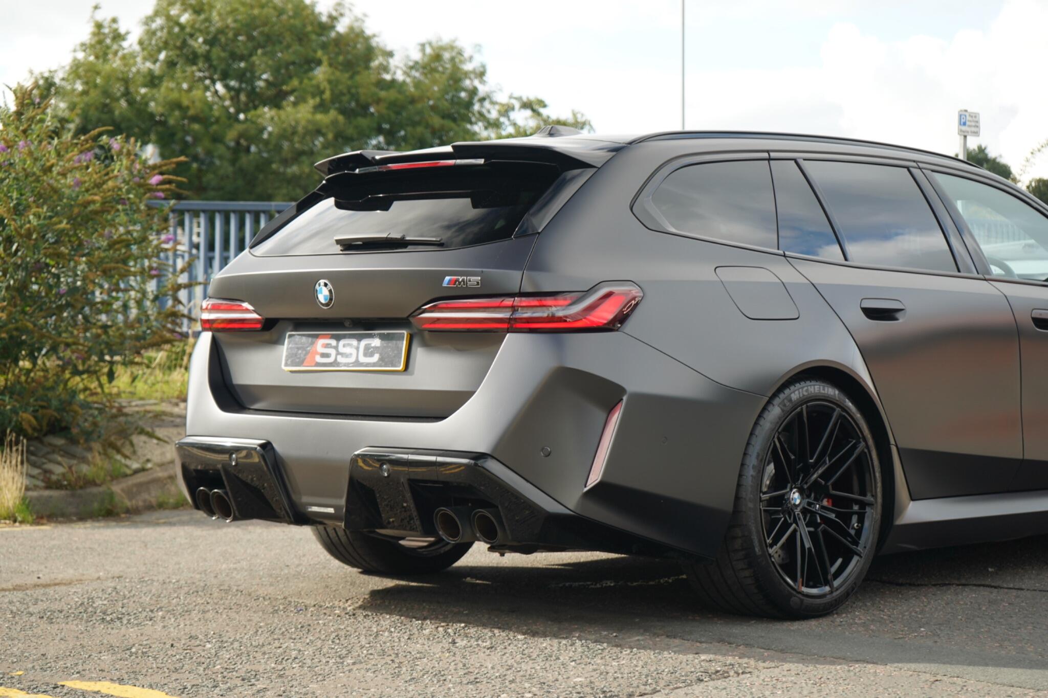 BMW M5 view 19