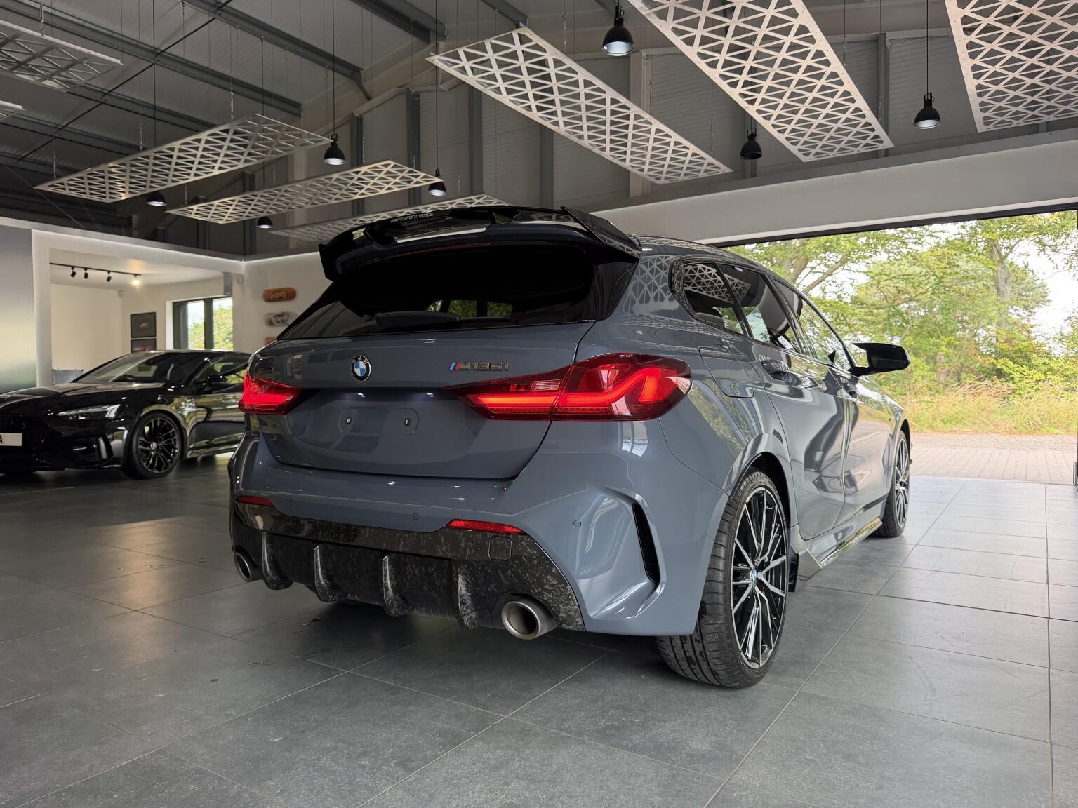 BMW 1 Series view 27