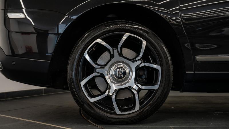 Rolls-Royce Cullinan view 11
