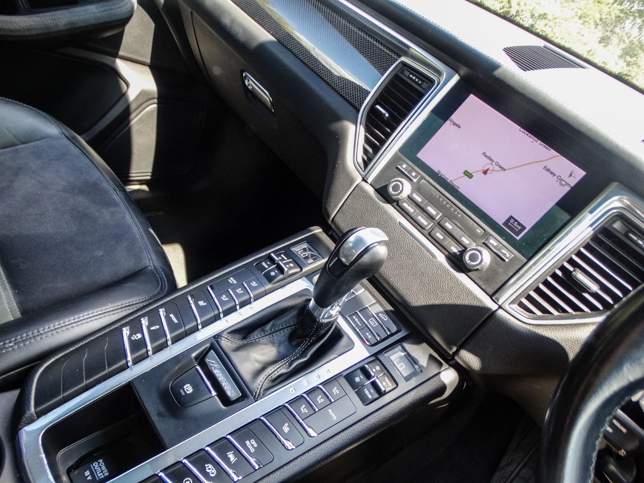 Porsche Macan view 6