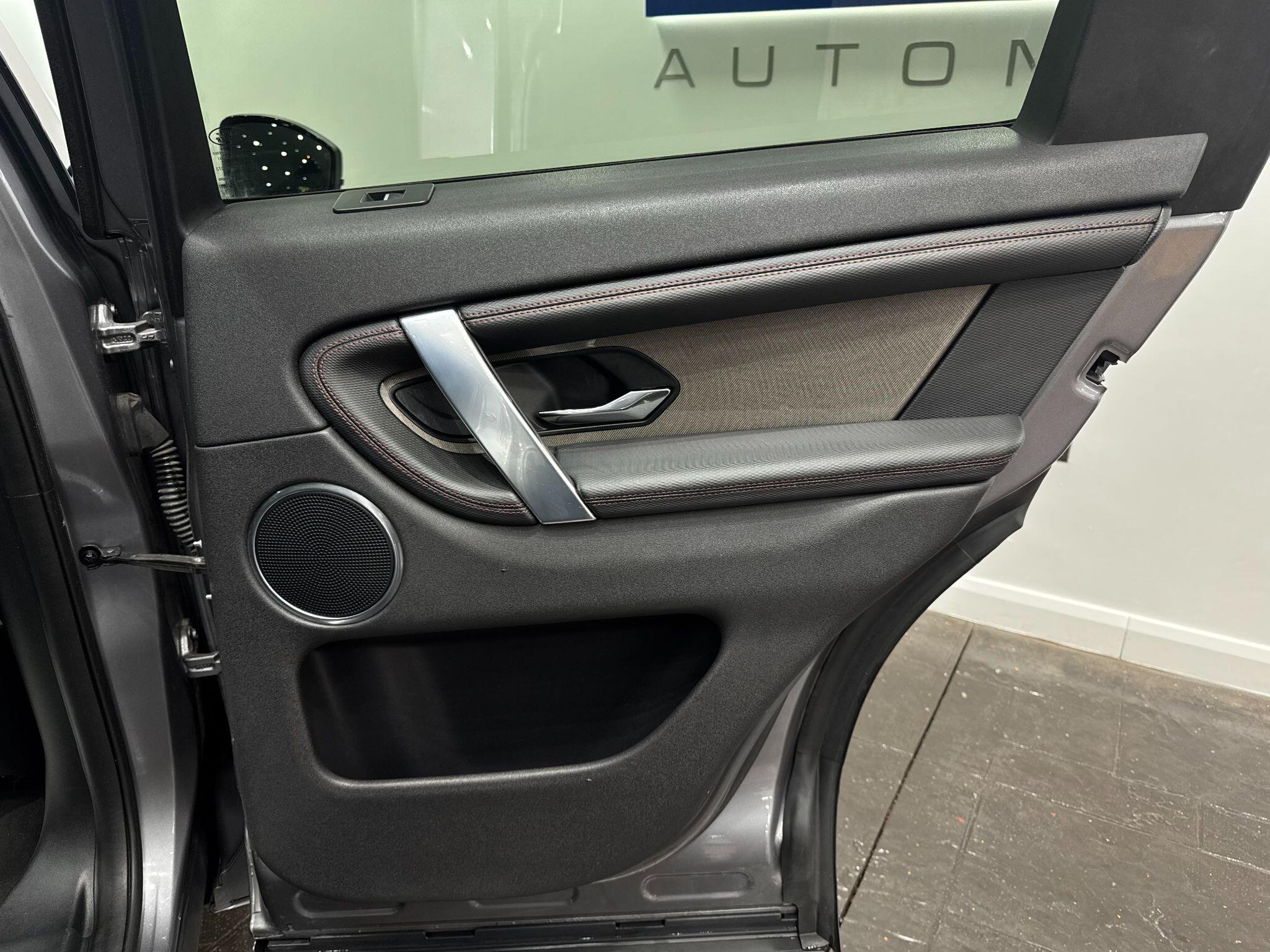 Land Rover Discovery Sport view 45