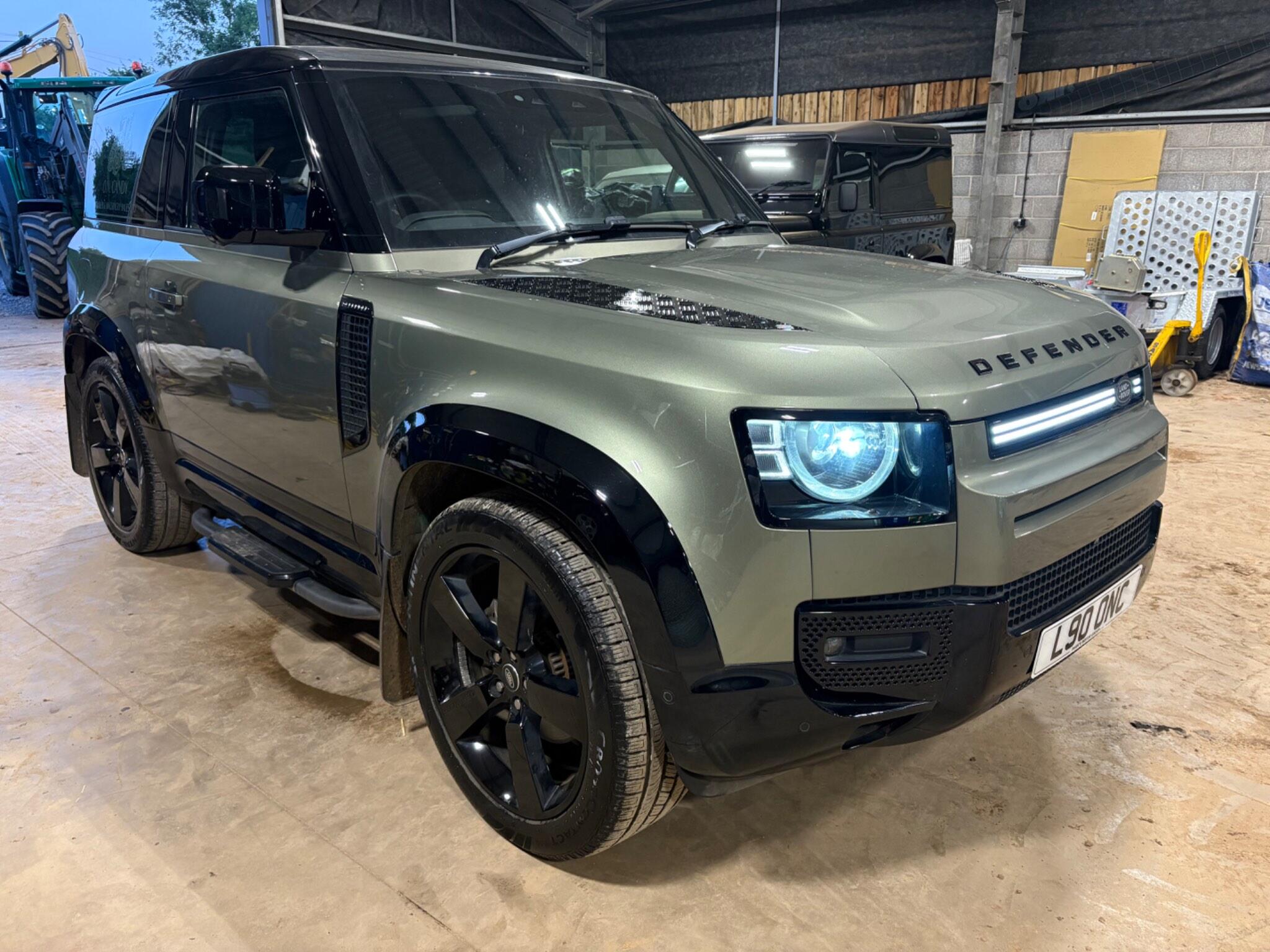 Land Rover Defender 90