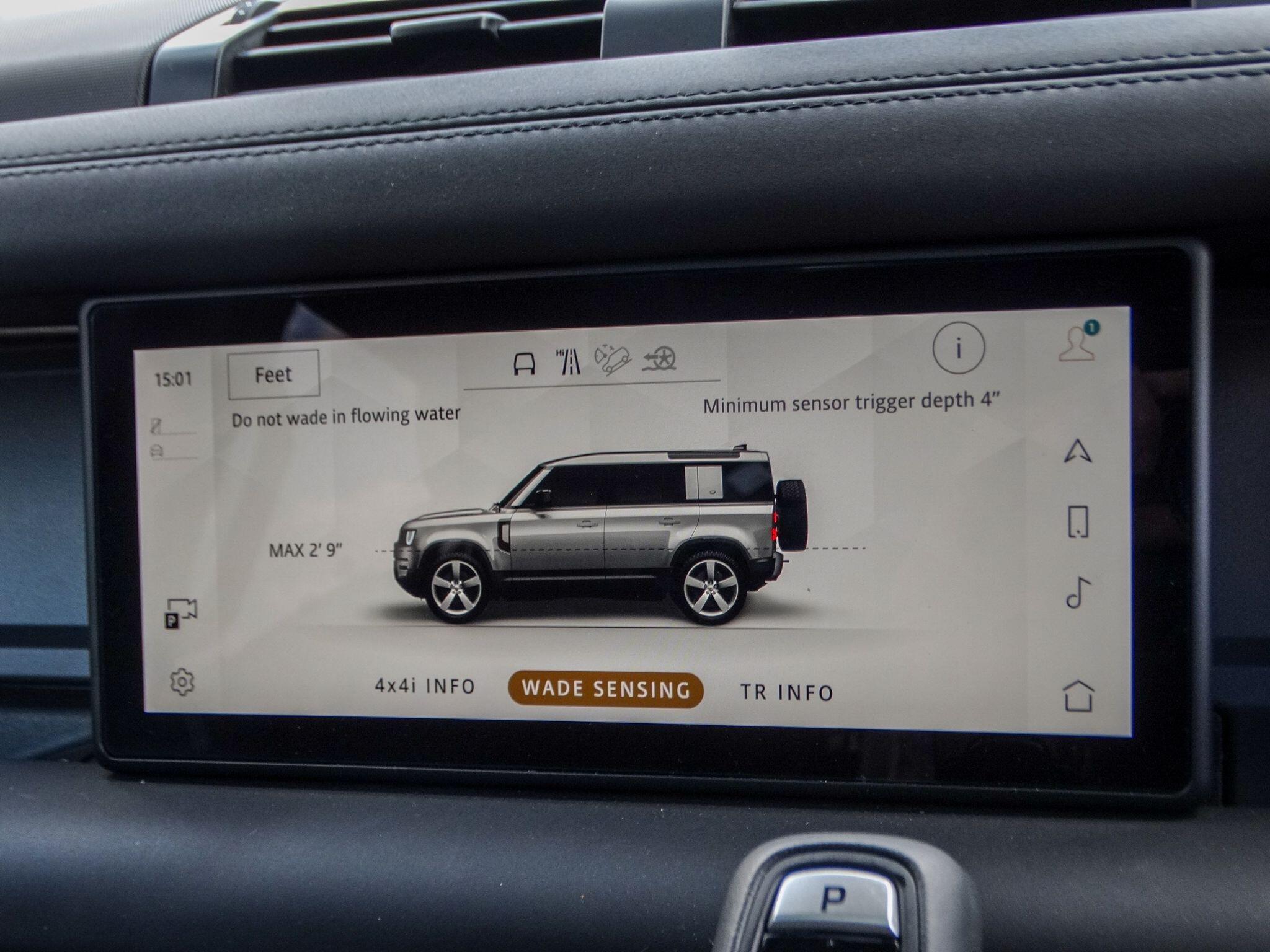 Land Rover Defender view 33