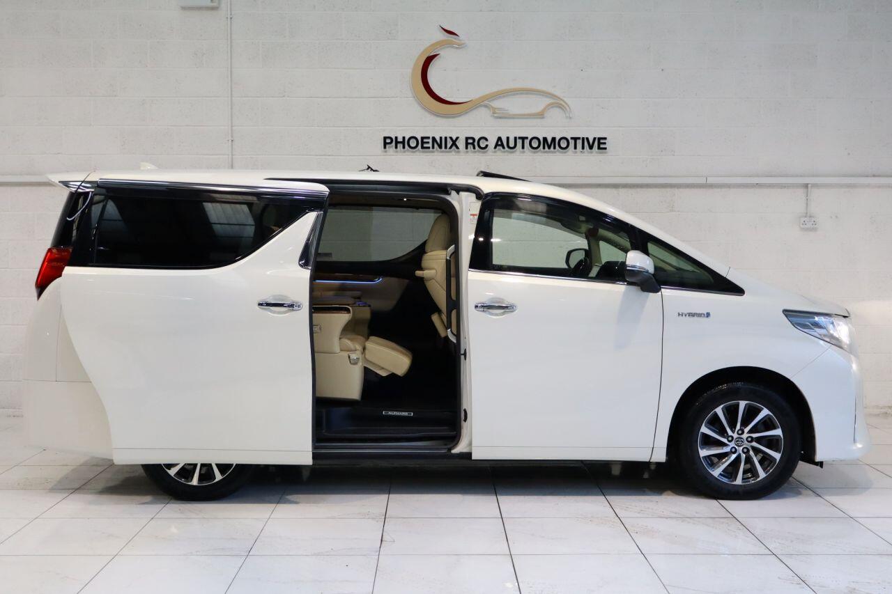Toyota Alphard view 5