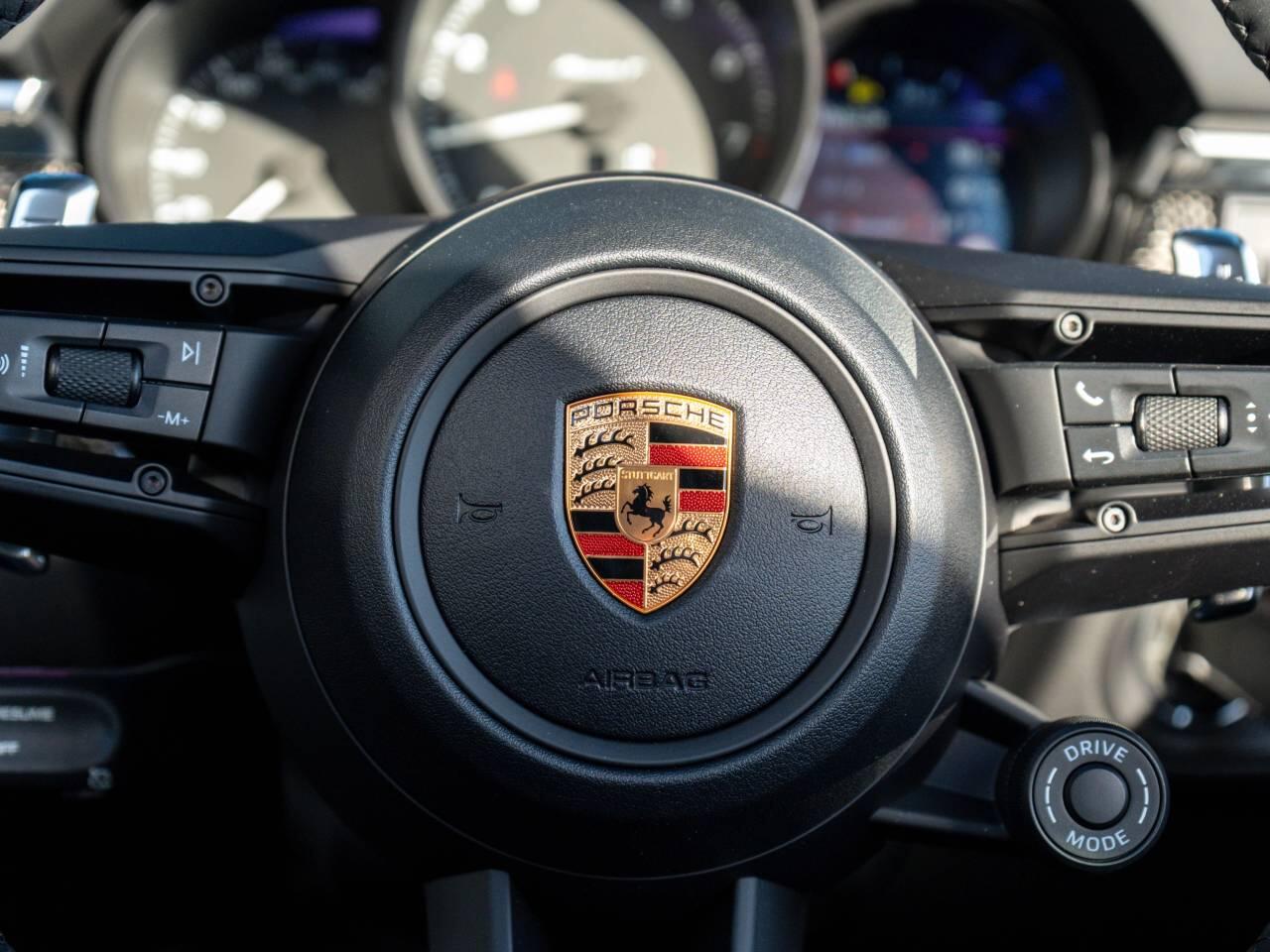 Porsche Macan view 26