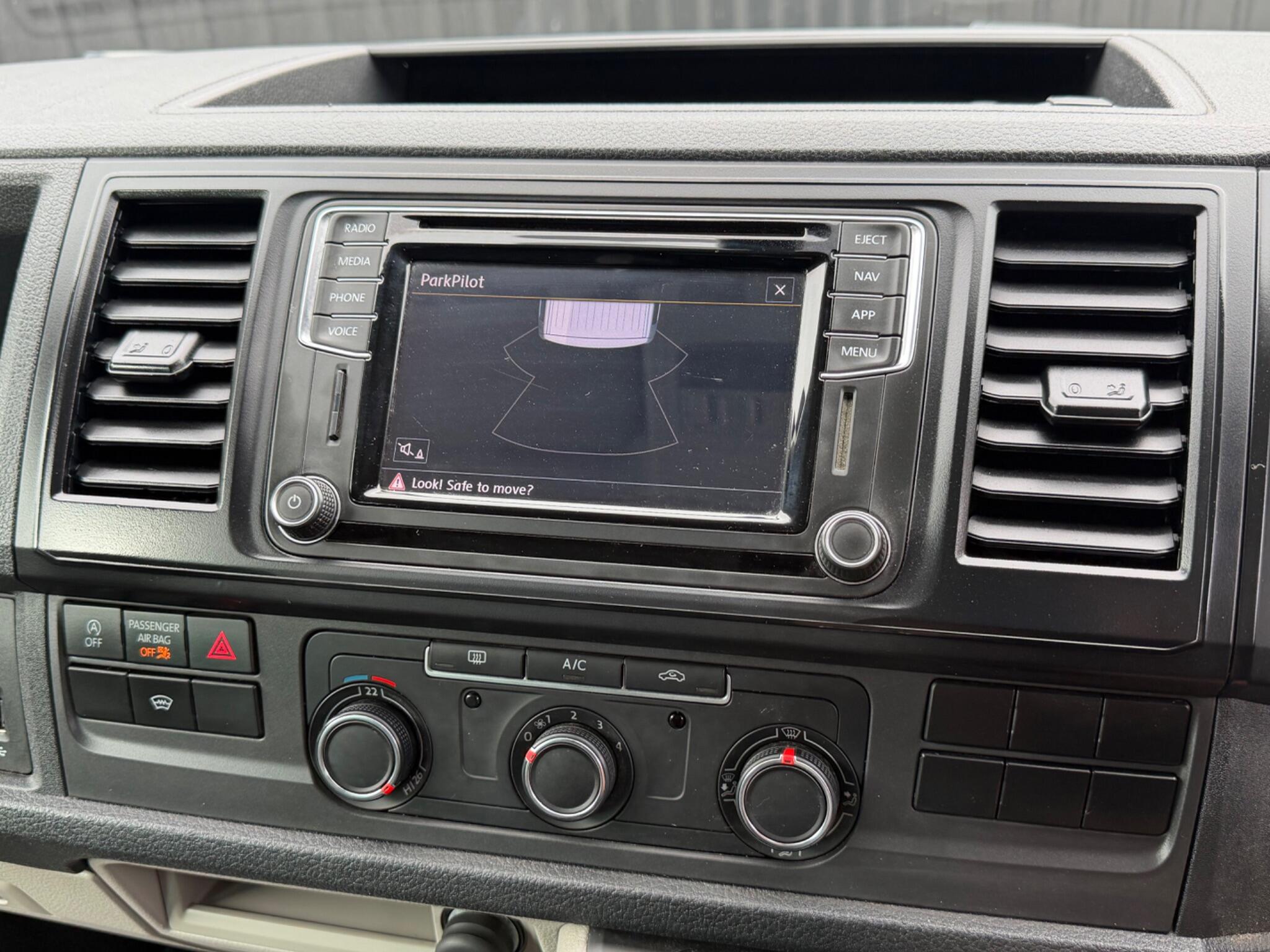 Volkswagen Transporter view 43