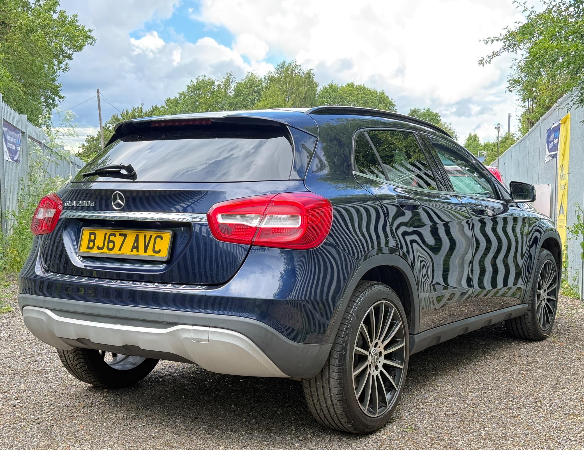 2017 Mercedes-Benz GLA image 16