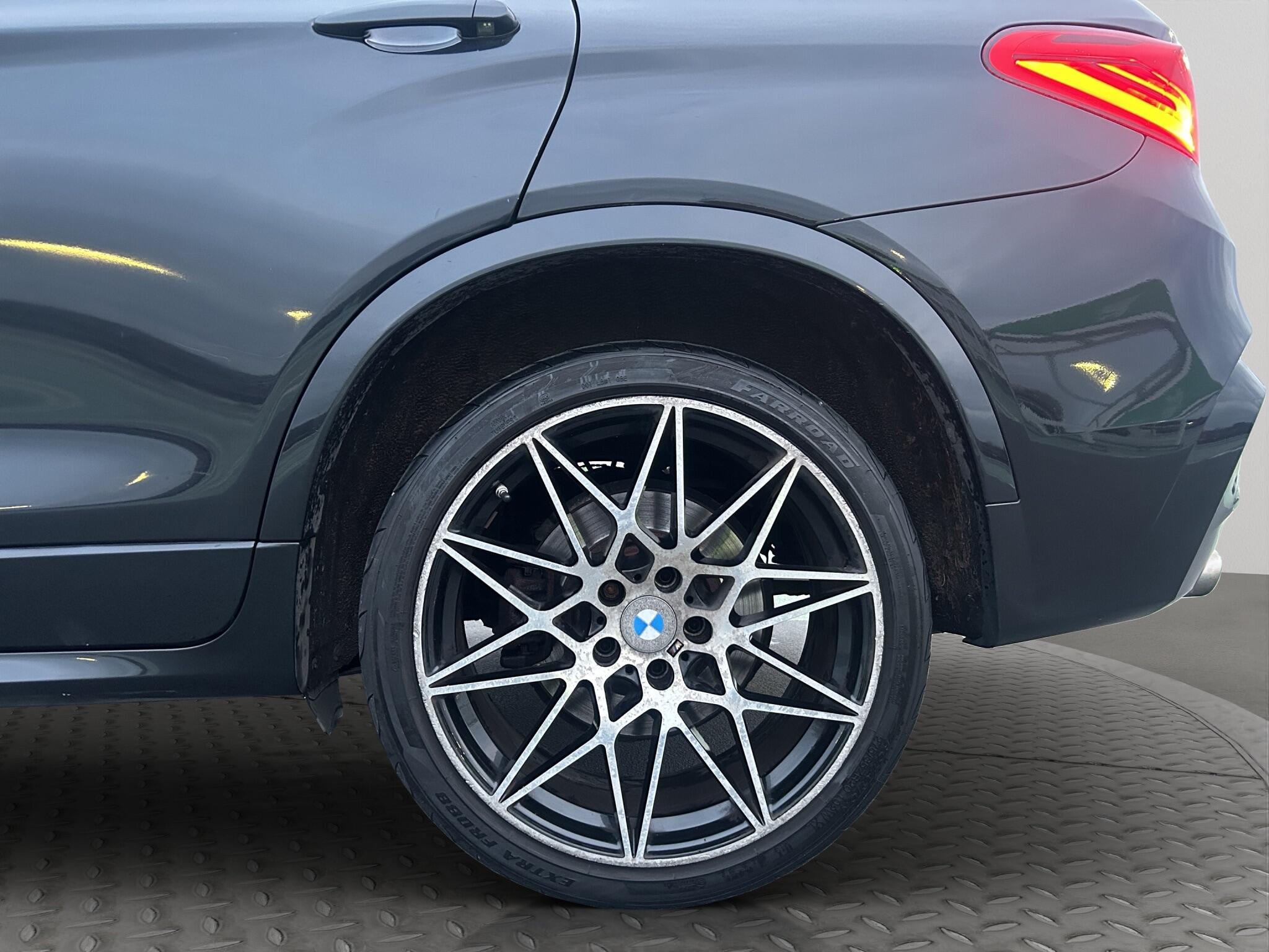 BMW X4 view 15