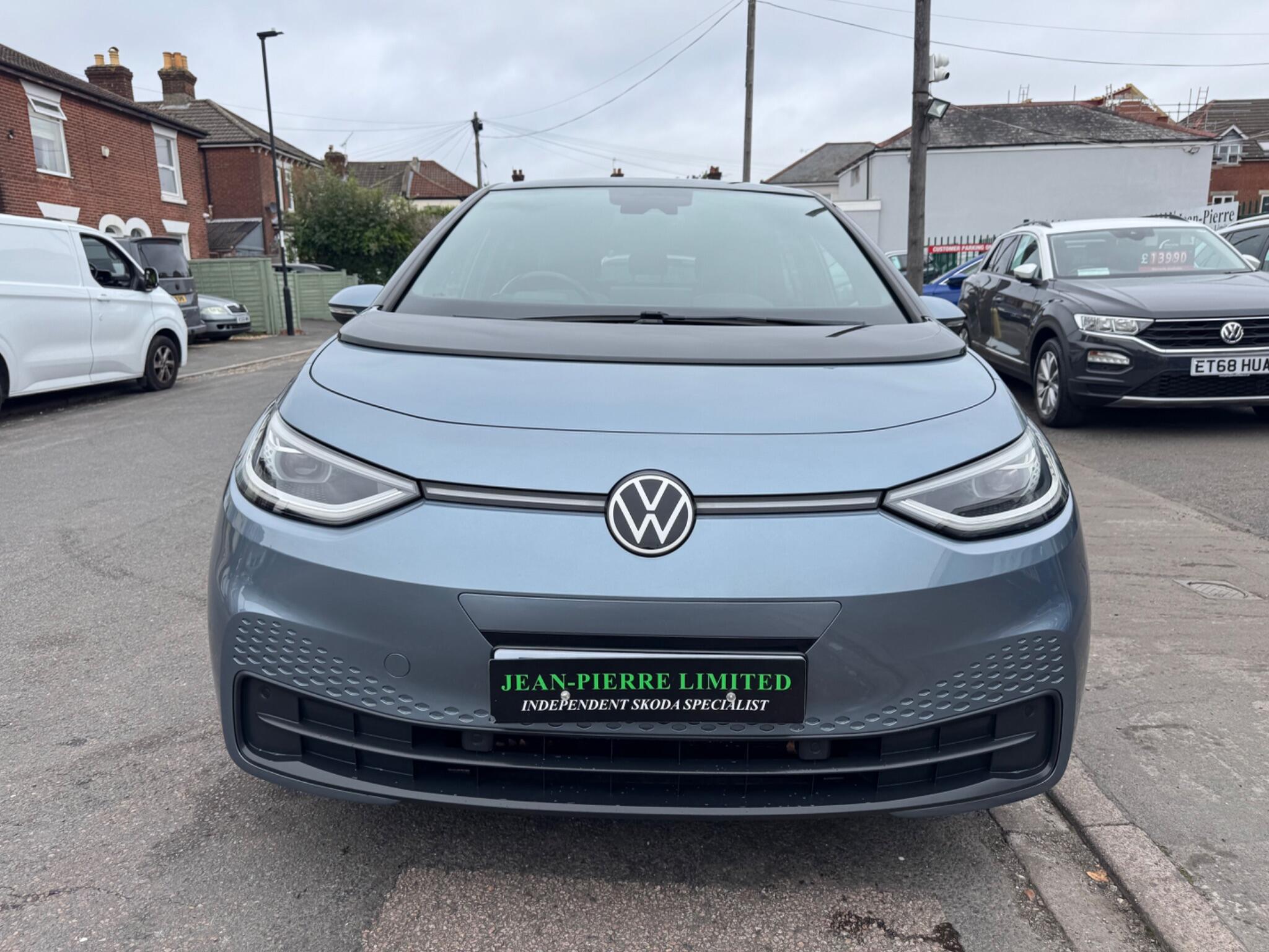 Volkswagen ID.3 view 4