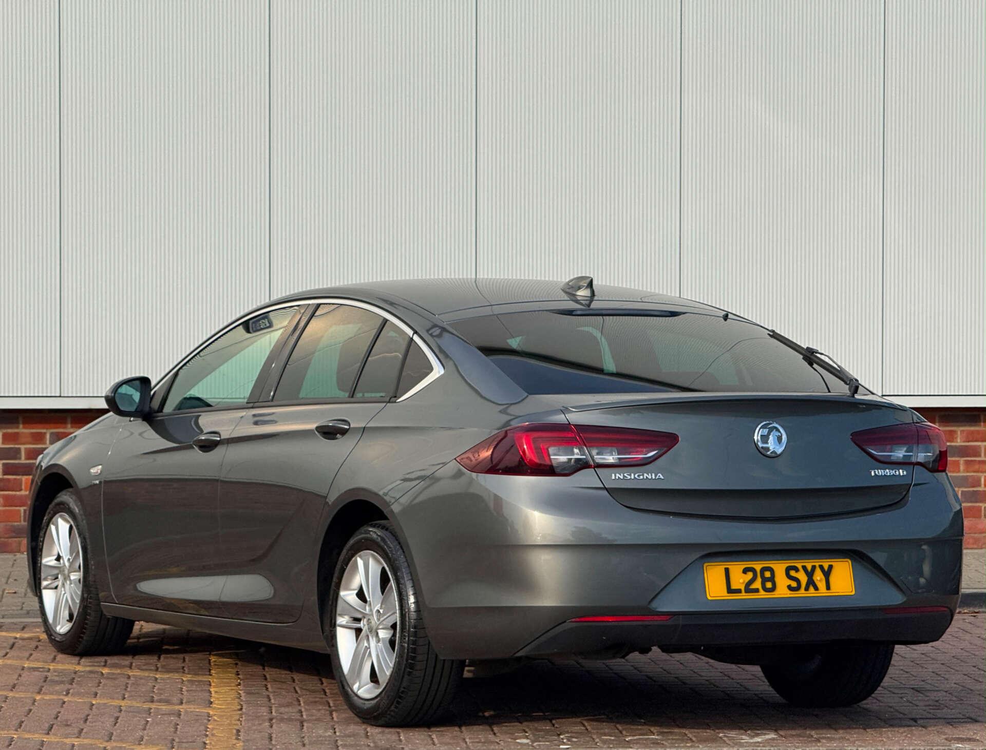 Vauxhall Insignia view 4