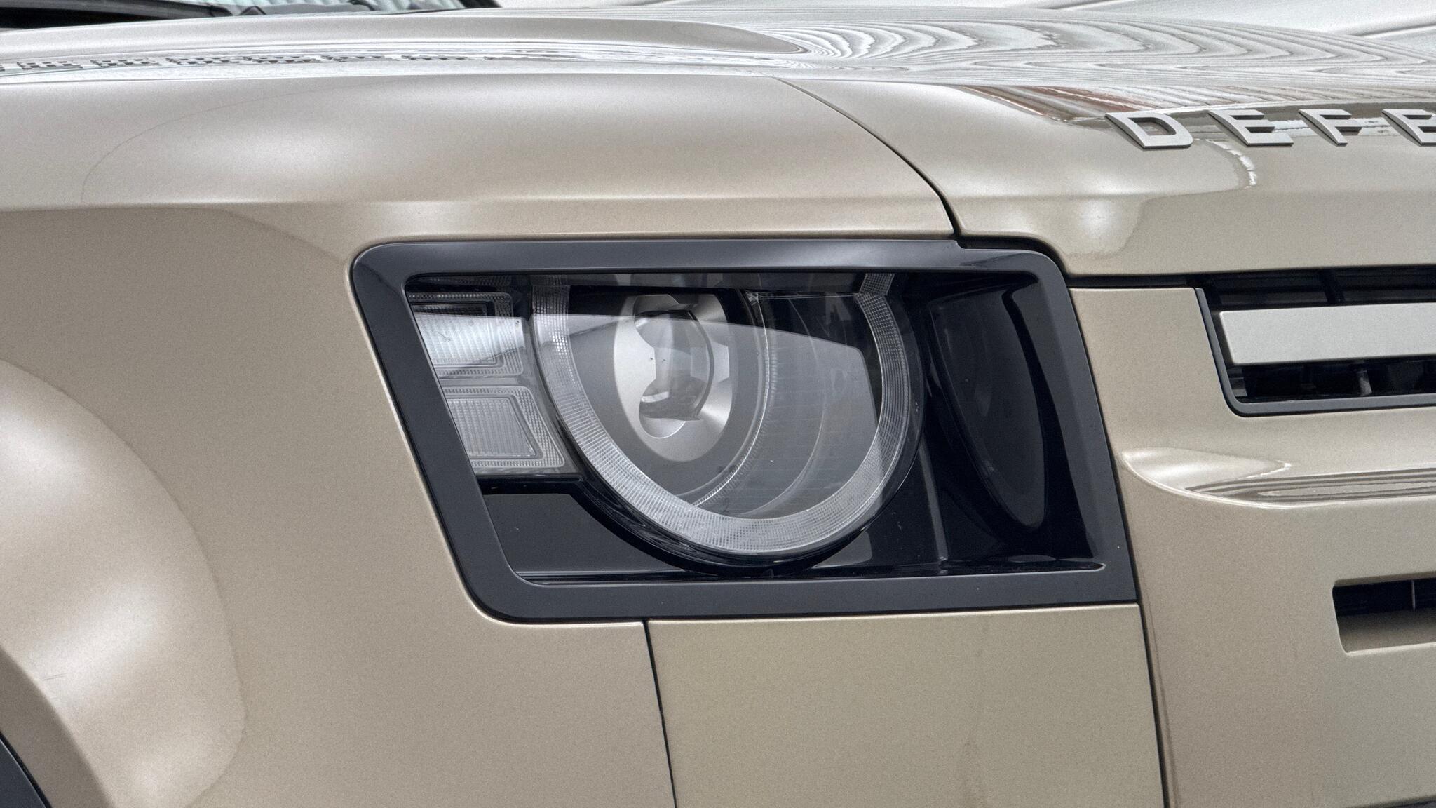 Land Rover Defender view 17