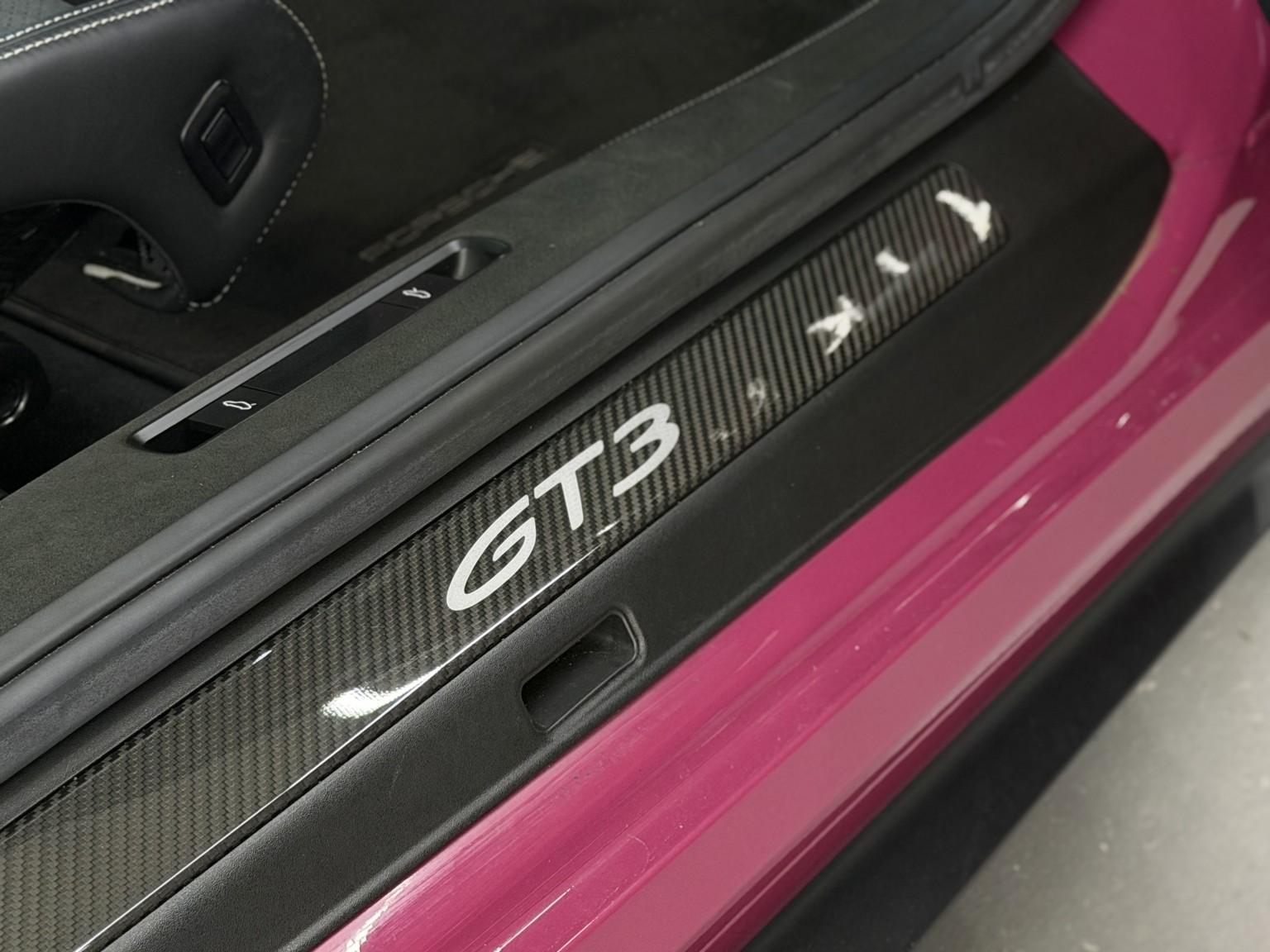 Porsche 911 view 38