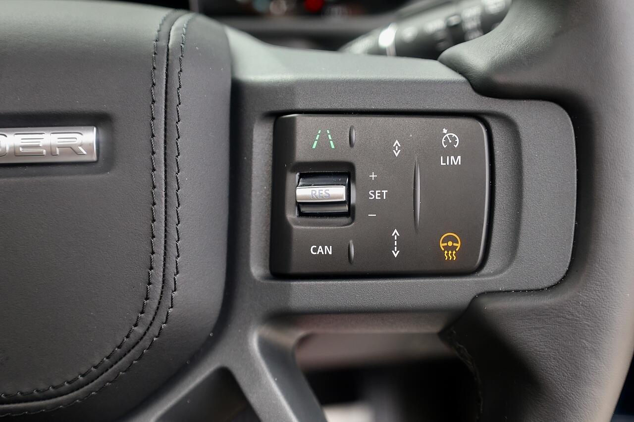 Land Rover Defender 110 view 22