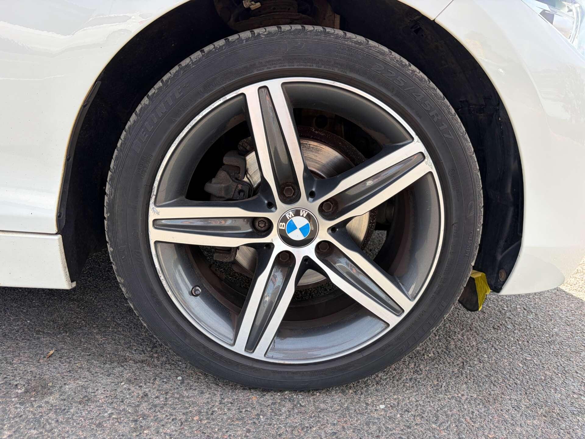 BMW 2 Series view 11