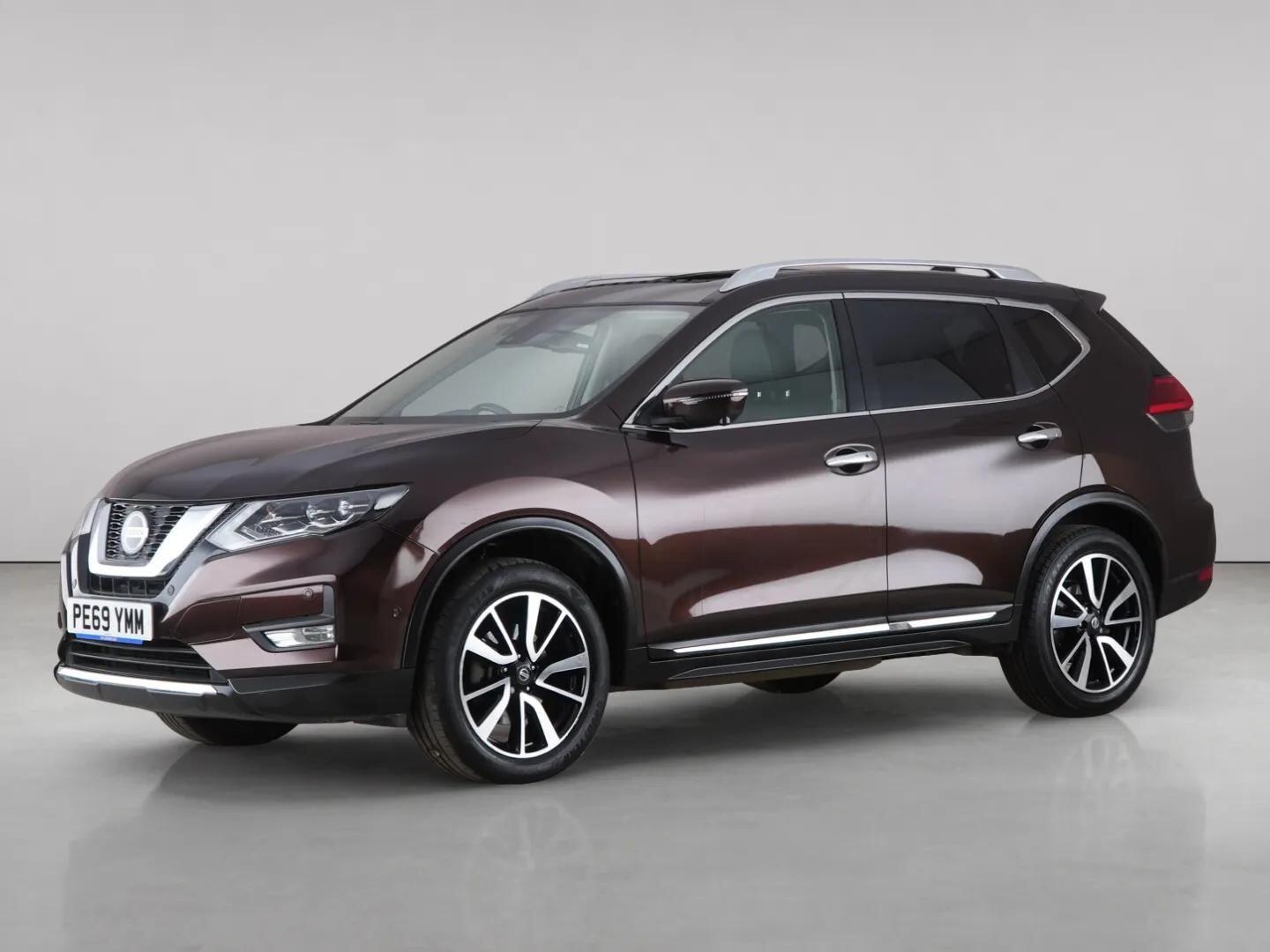 Nissan X-Trail view 2