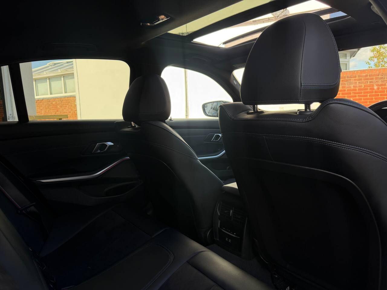 BMW 3 Series view 14