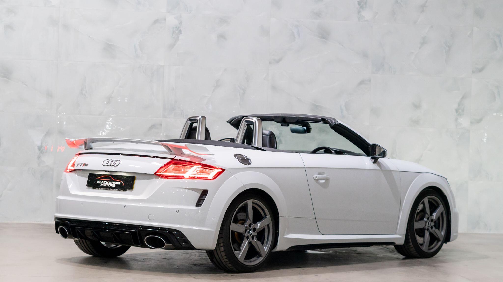 Audi TT RS view 7