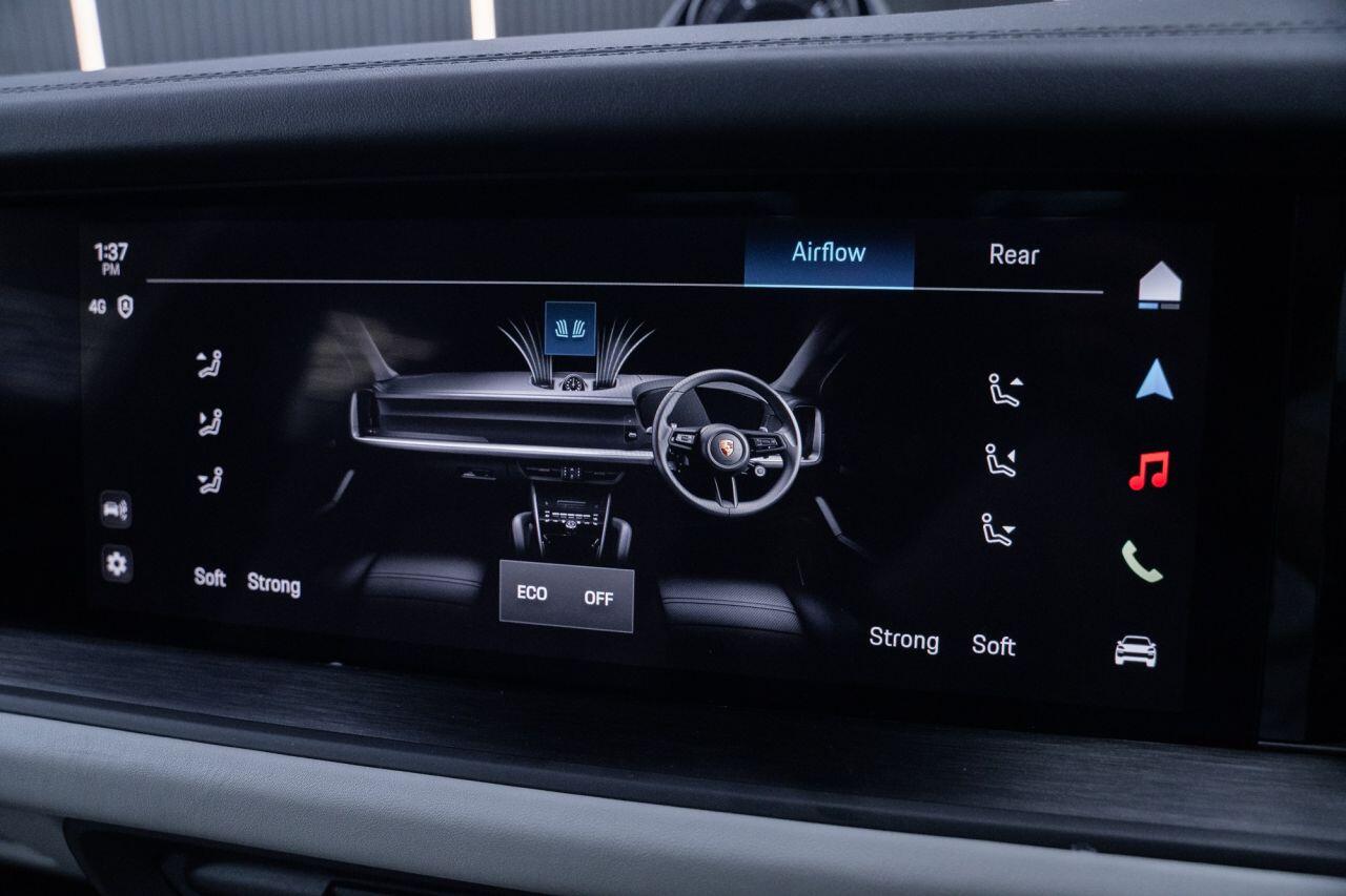 Porsche Cayenne view 31