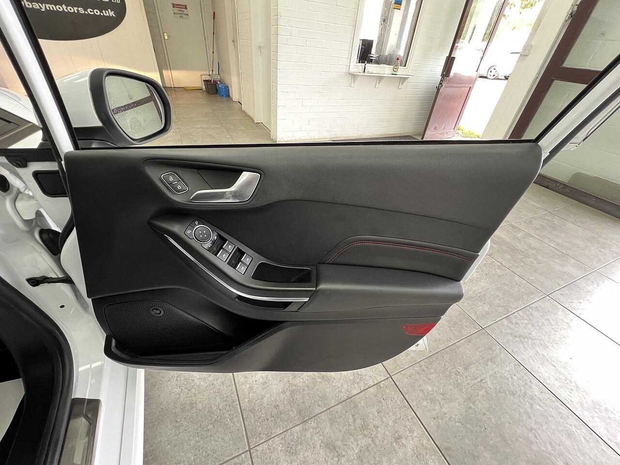Ford Fiesta view 13