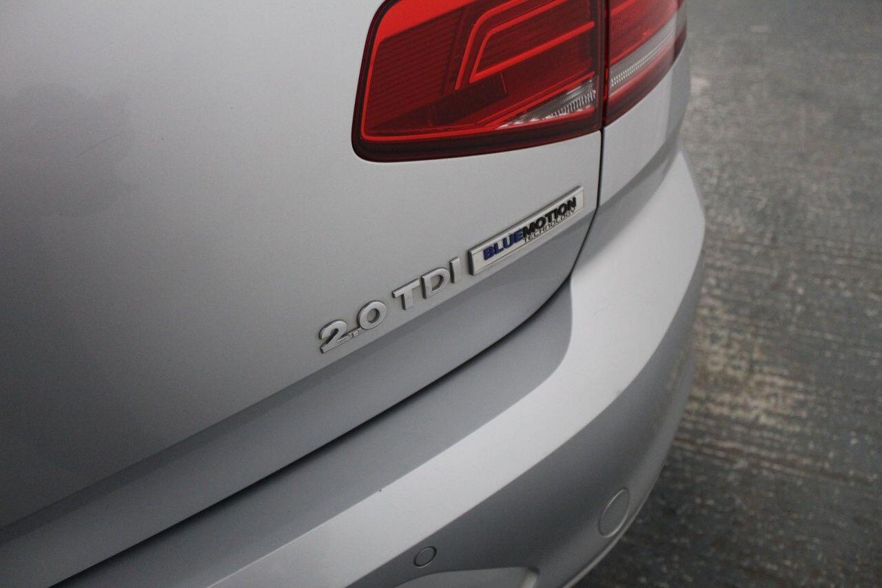 Volkswagen Passat view 20