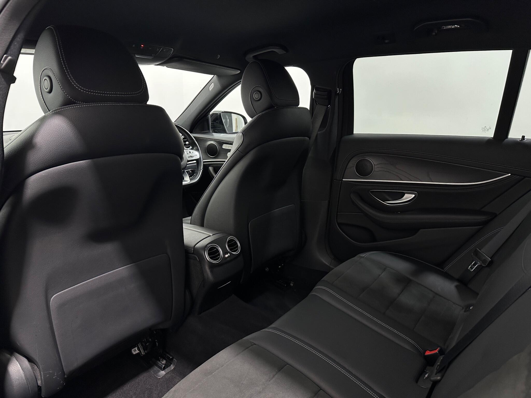 Mercedes-Benz E Class view 40