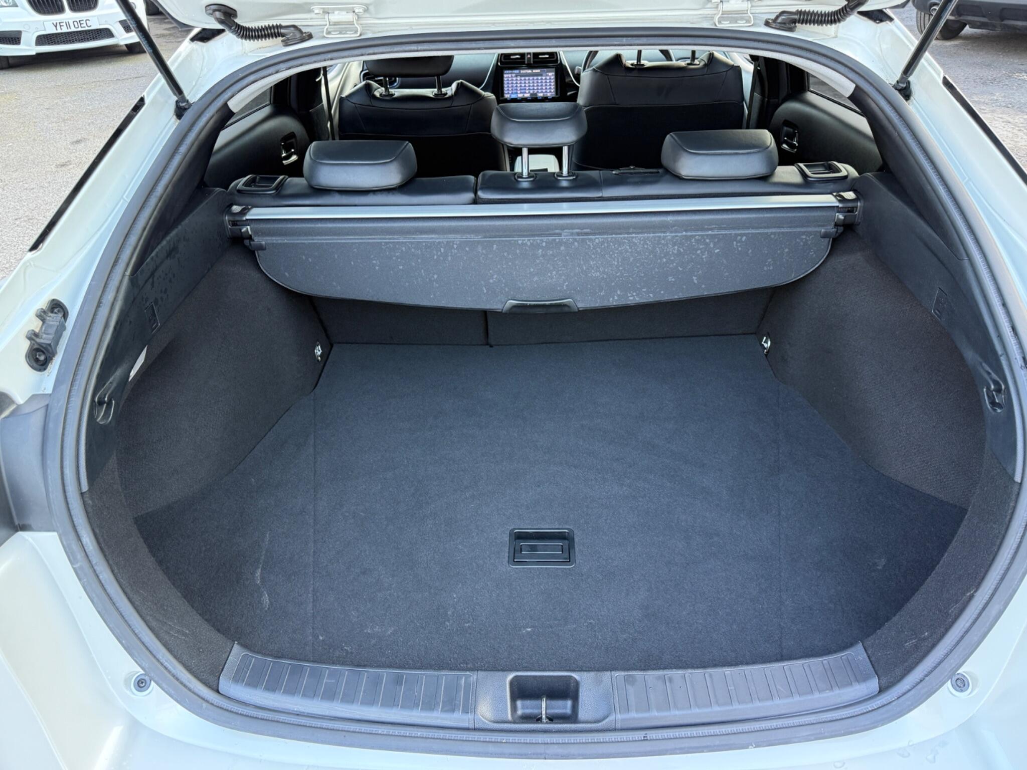 Toyota Prius - Image 45