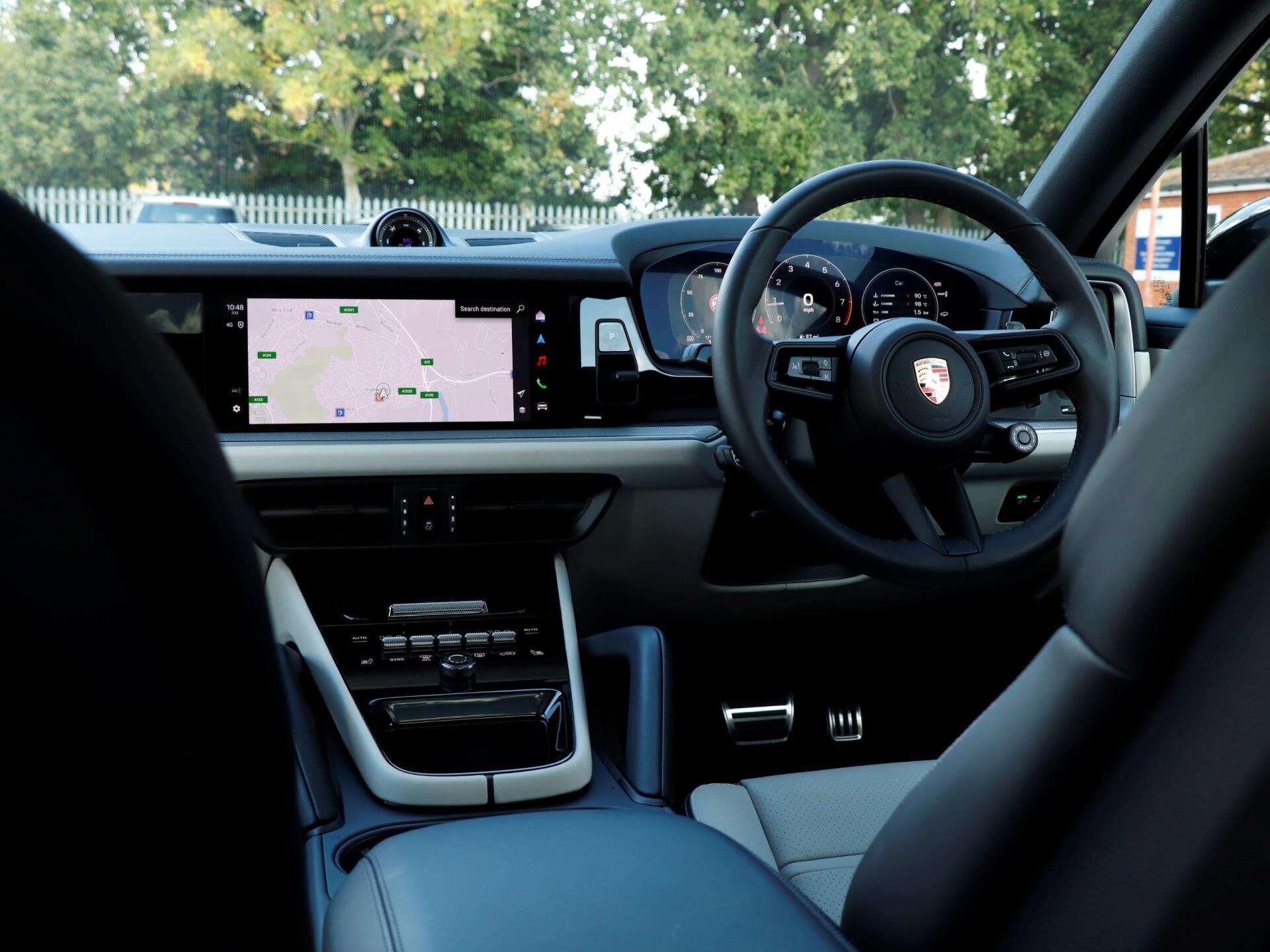 Porsche Cayenne view 12