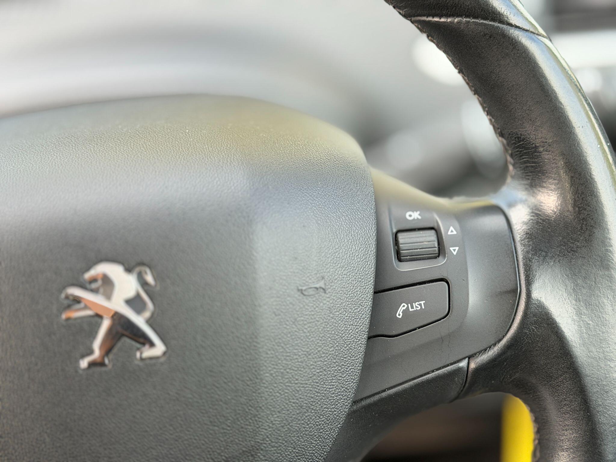 Peugeot 2008 view 35
