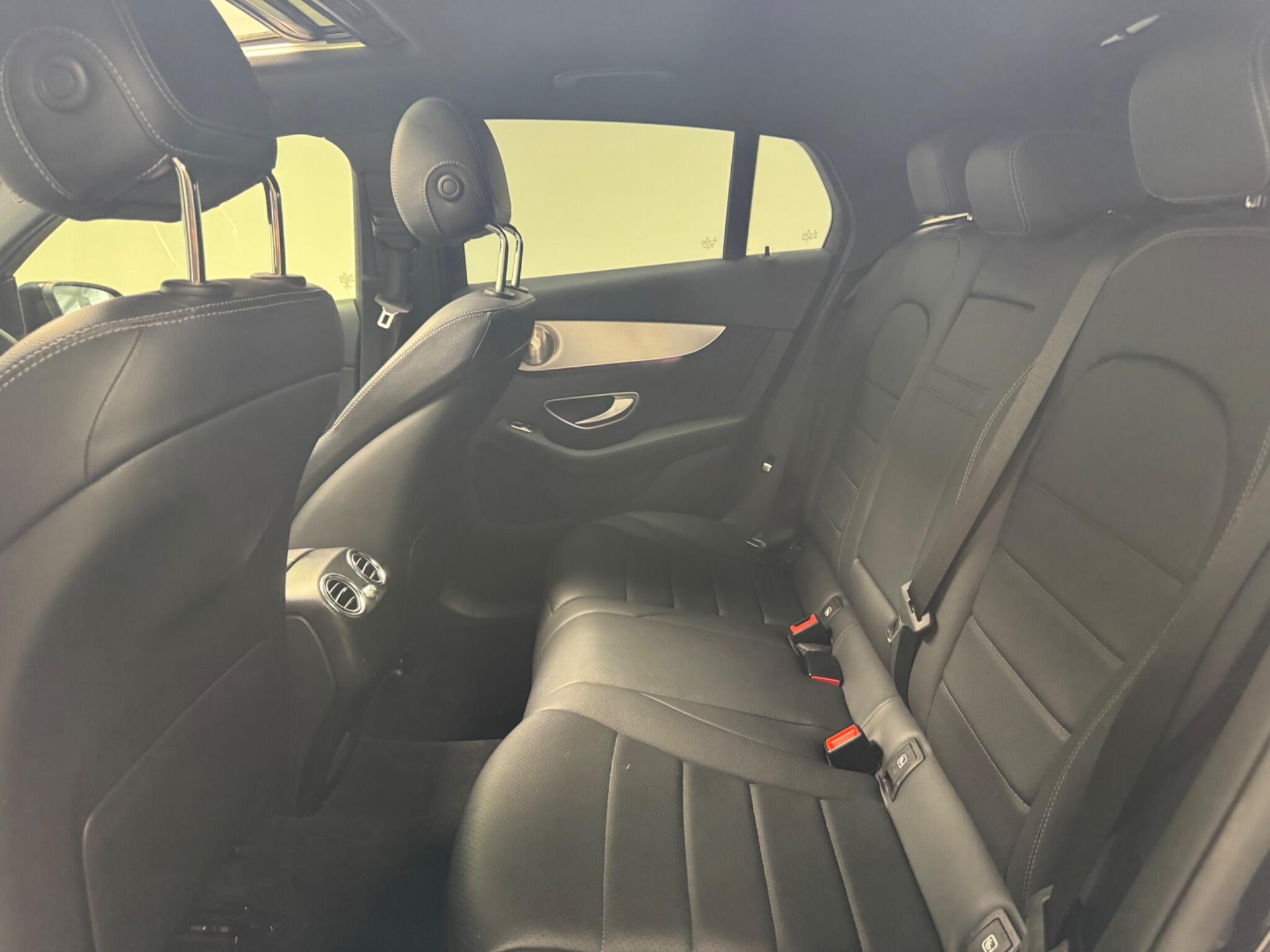 Mercedes-Benz GLC view 12