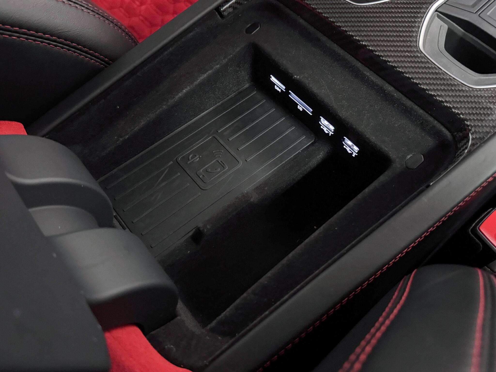 Lamborghini Urus view 57