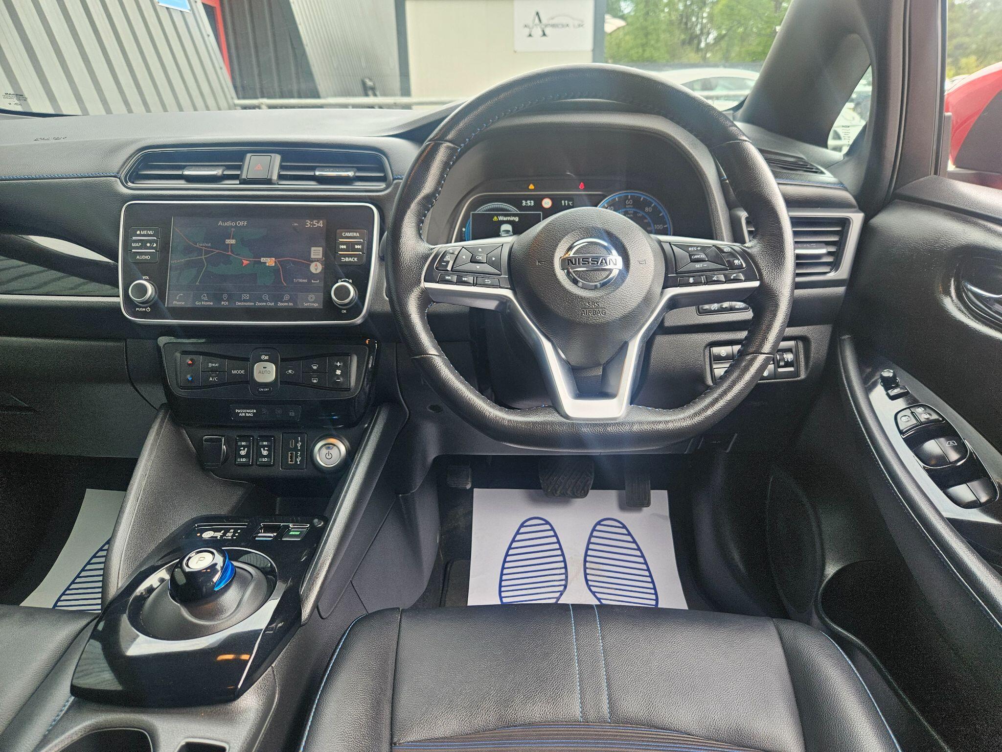 2022 Nissan Leaf image 23