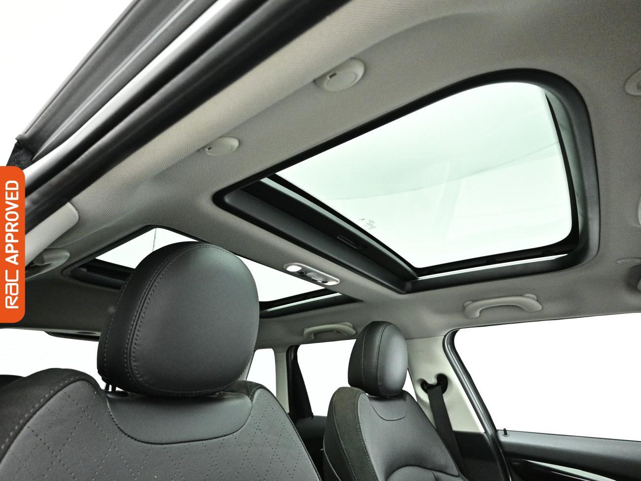 Mini Hatch view 3