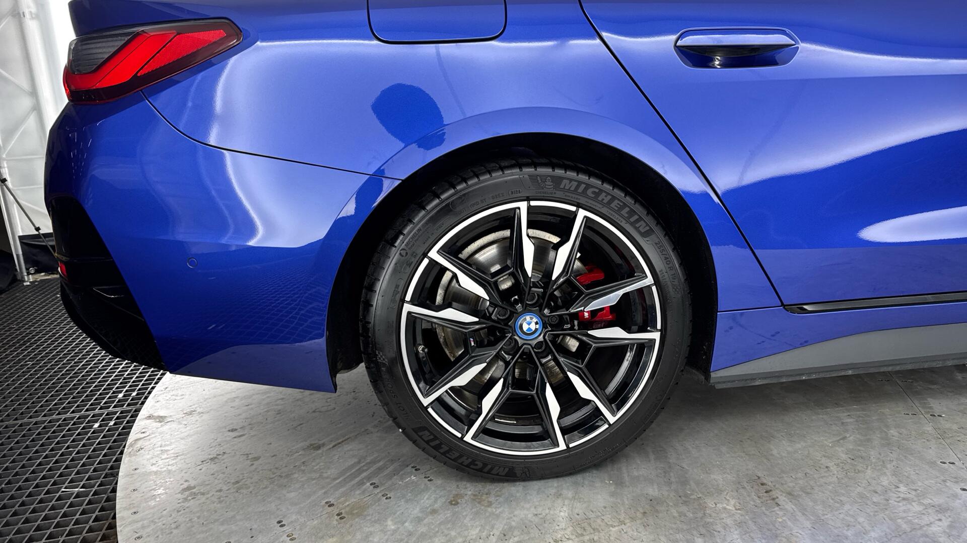 BMW I4 view 22