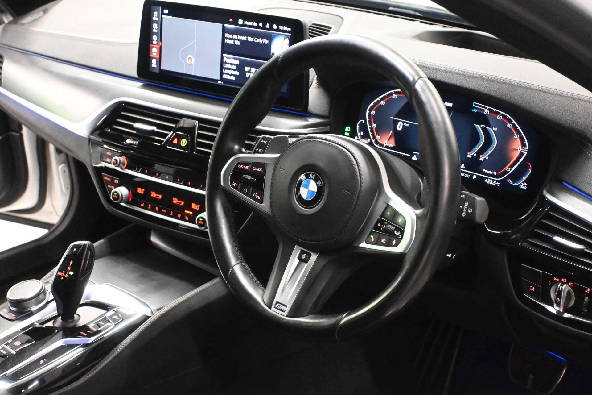 BMW 5 Series view 14