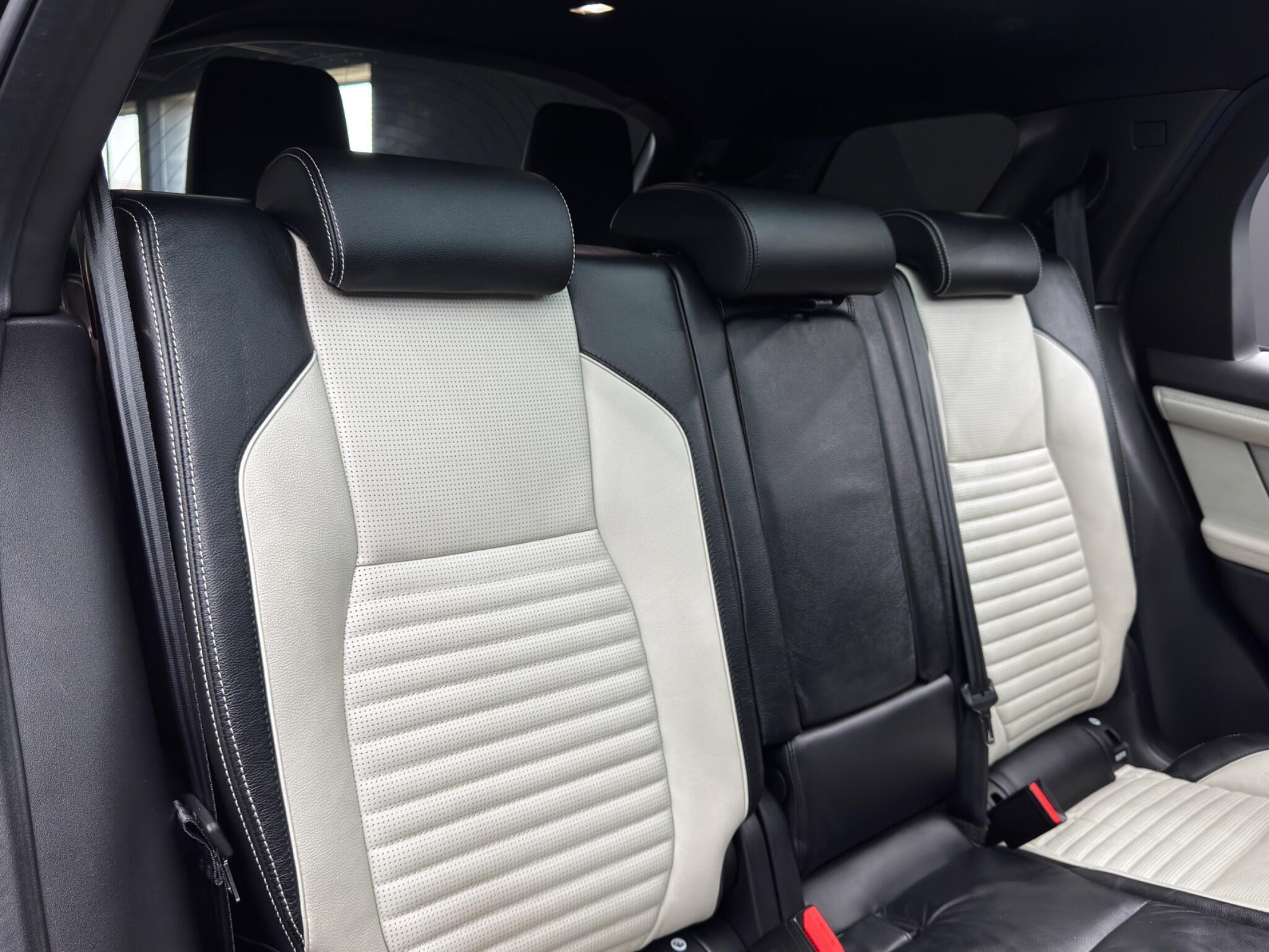 Land Rover Discovery Sport view 15