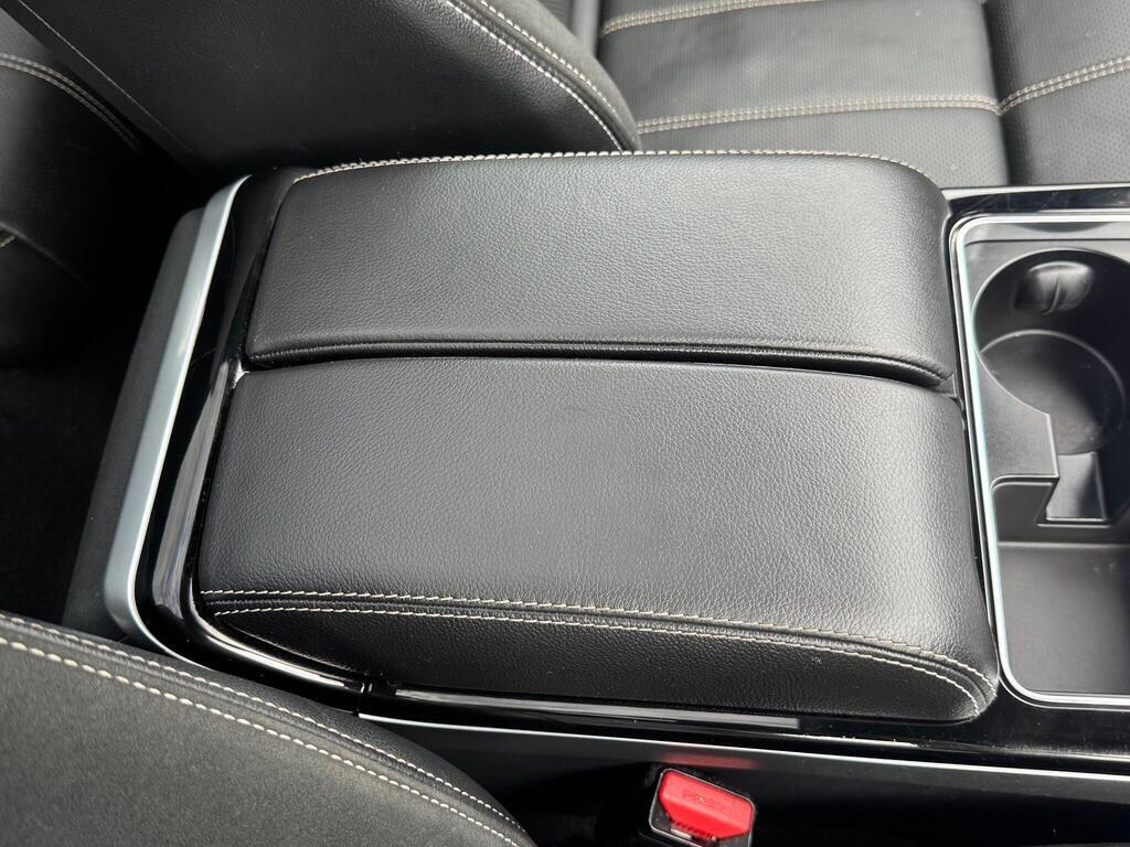 Land Rover Range Rover Velar view 46