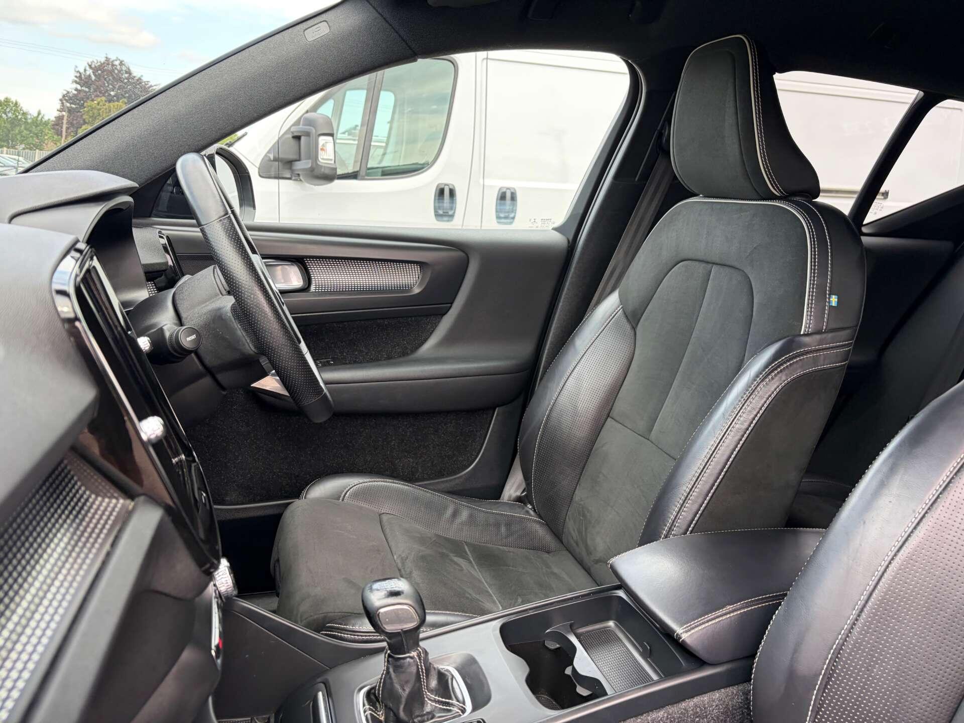 Volvo XC40 view 18